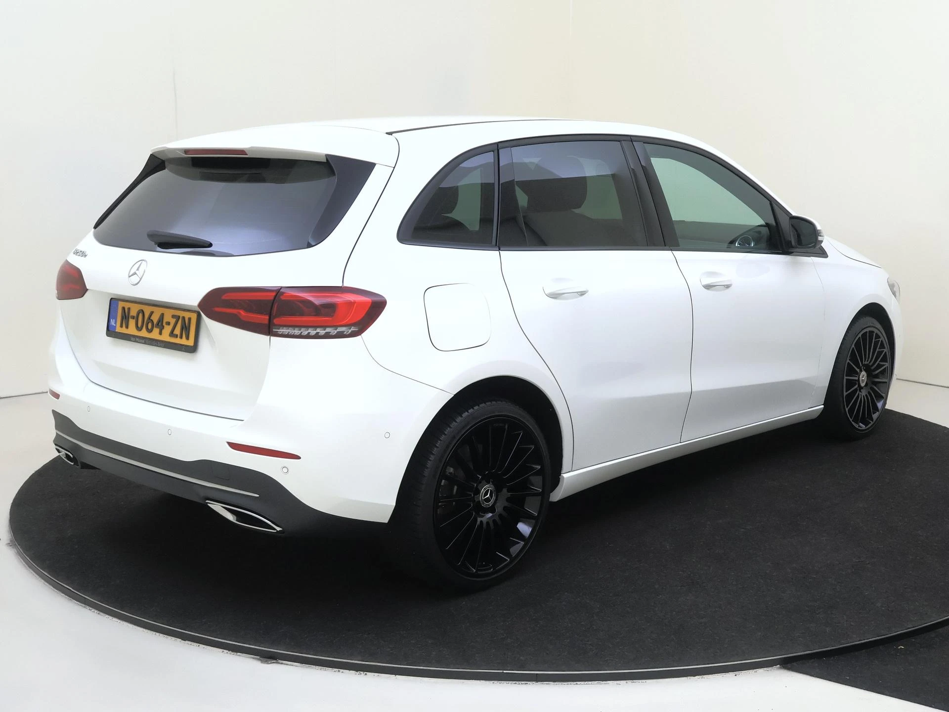 Mercedes-Benz B-Klasse met kenteken 12100 – autofoto 5