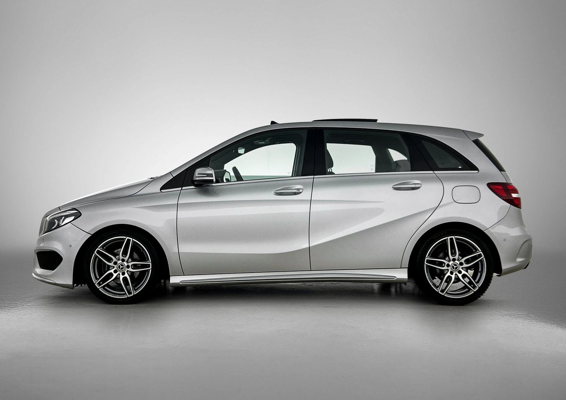 Mercedes-Benz B-Klasse met kenteken 56100 – autofoto 4