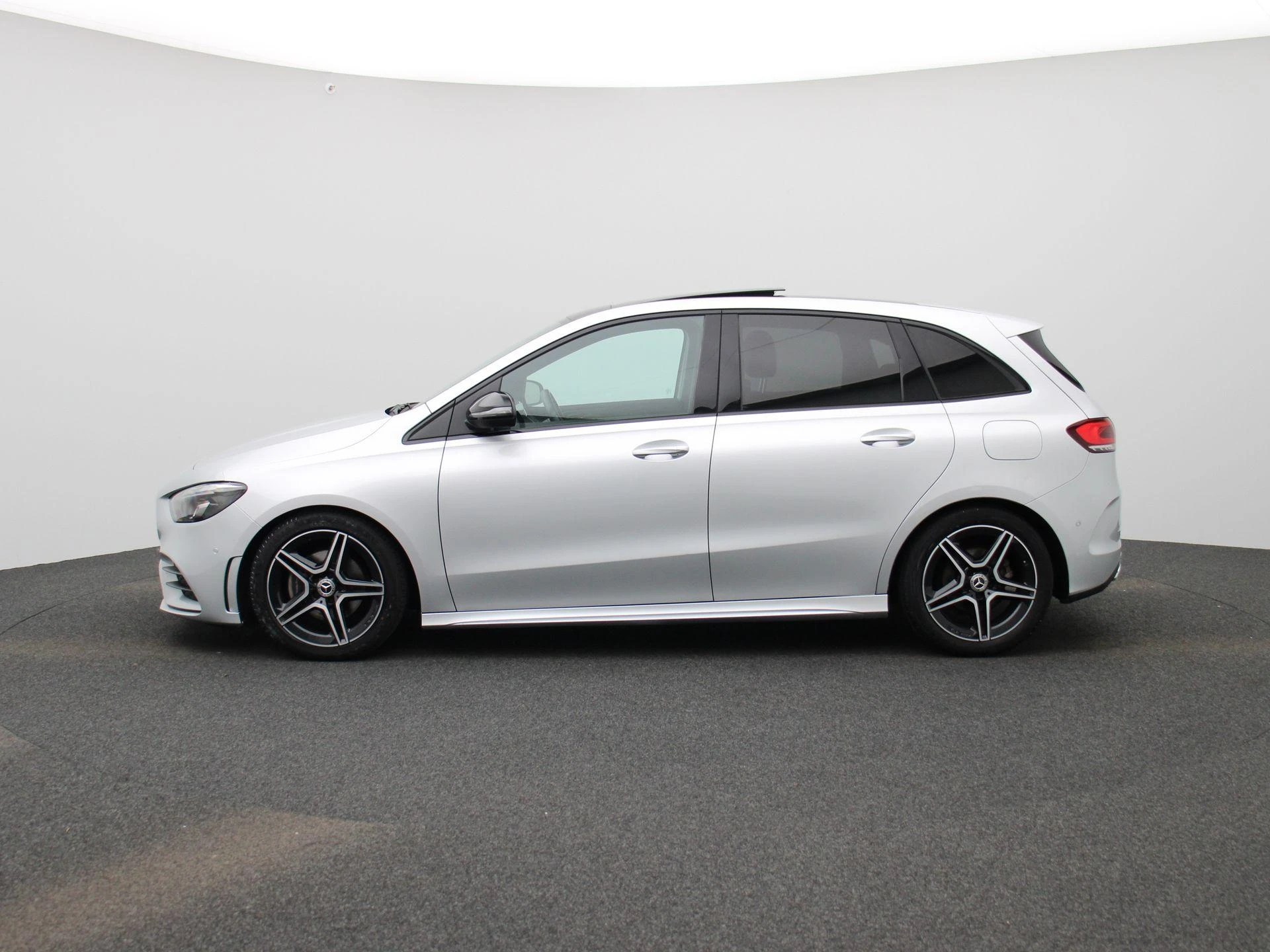 Mercedes-Benz B-Klasse met kenteken H-811-LS – autofoto 5