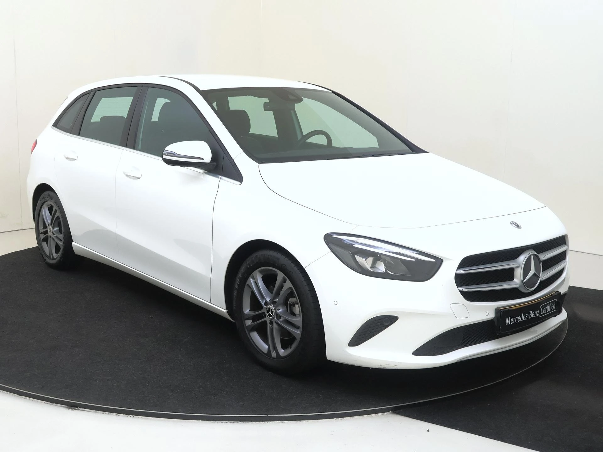 Mercedes-Benz B-Klasse met kenteken J-745-TR – autofoto 3