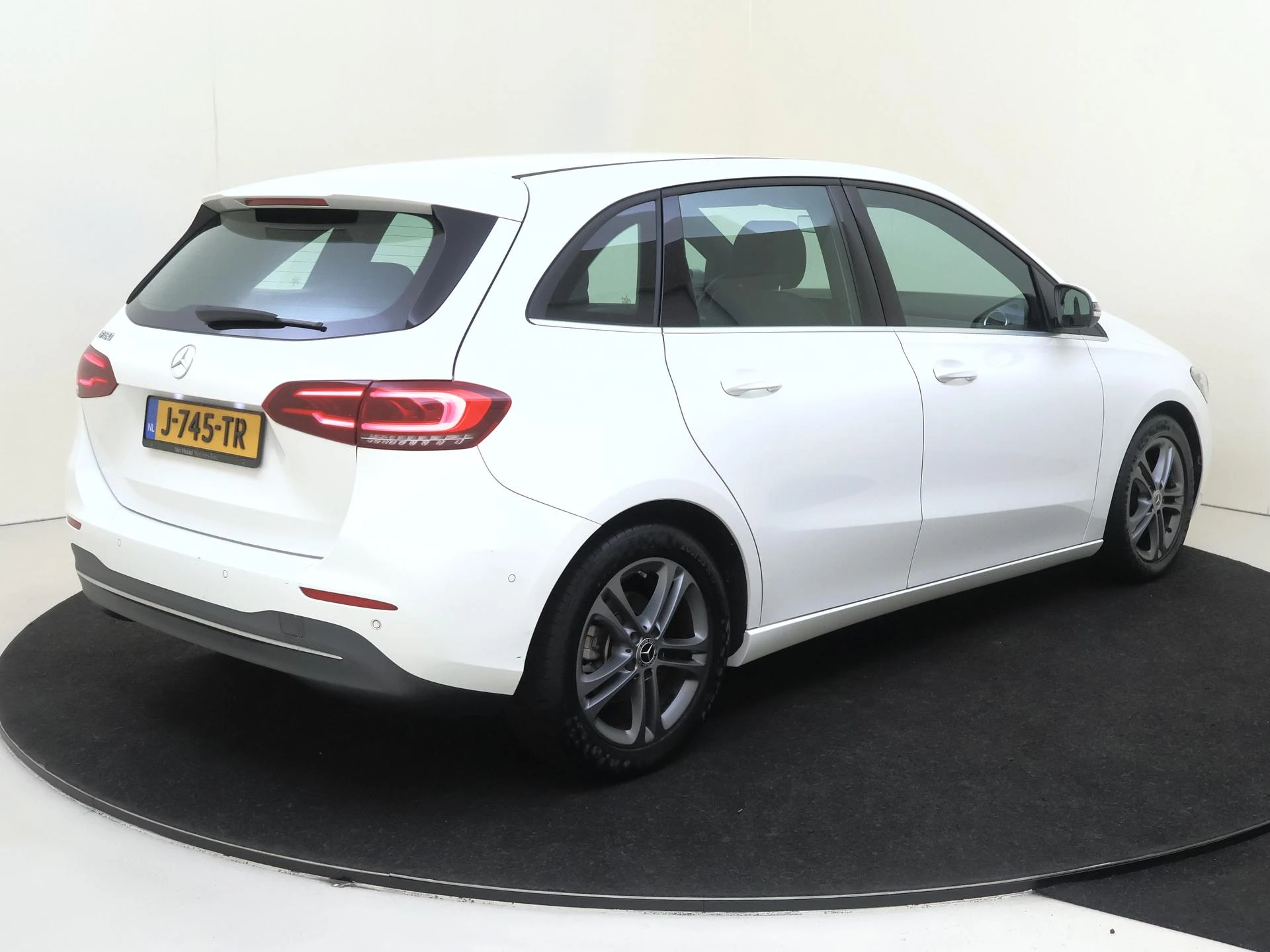 Mercedes-Benz B-Klasse met kenteken J-745-TR – autofoto 5