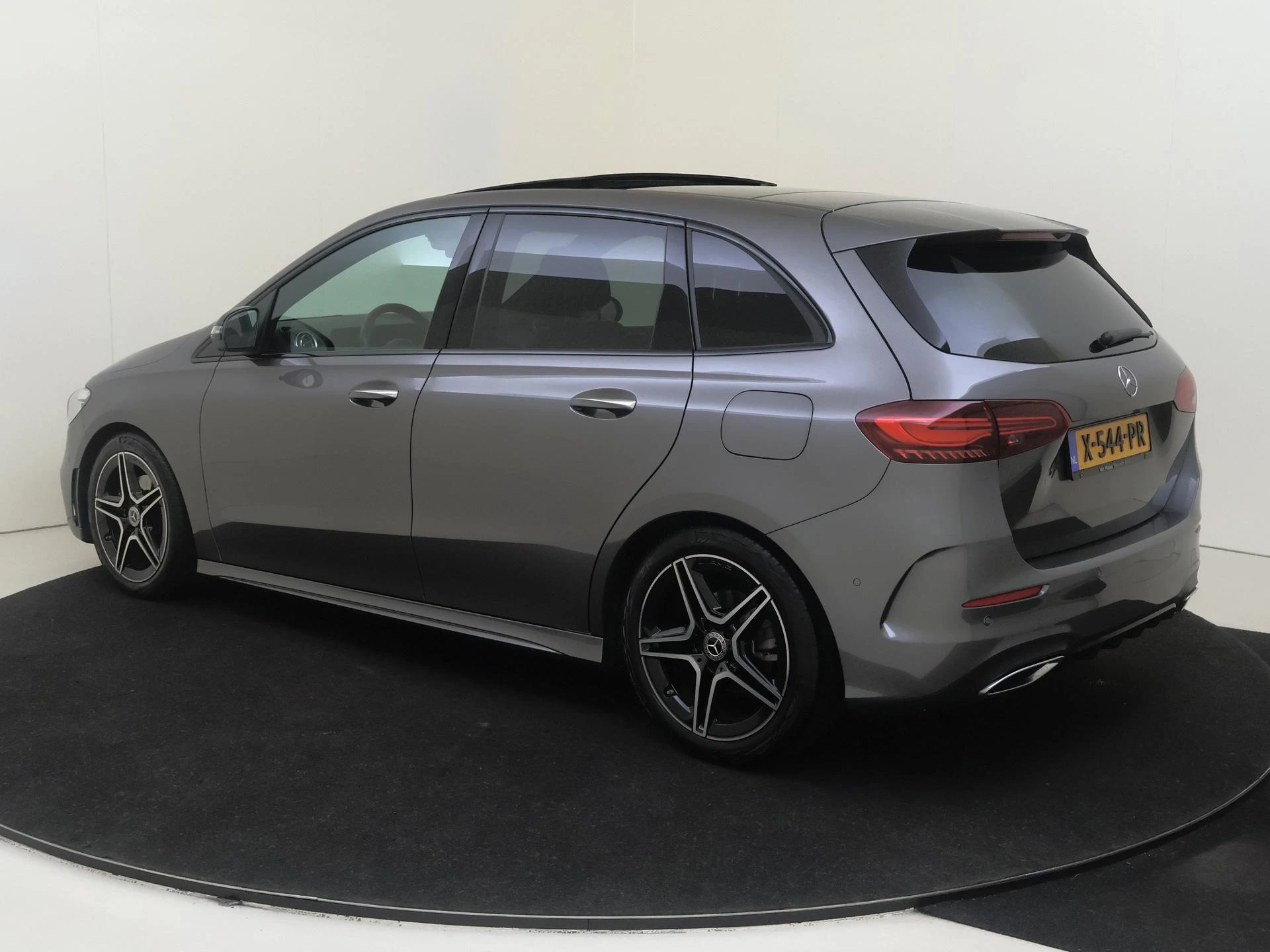 Mercedes-Benz B-Klasse met kenteken X-544-PR – autofoto 4