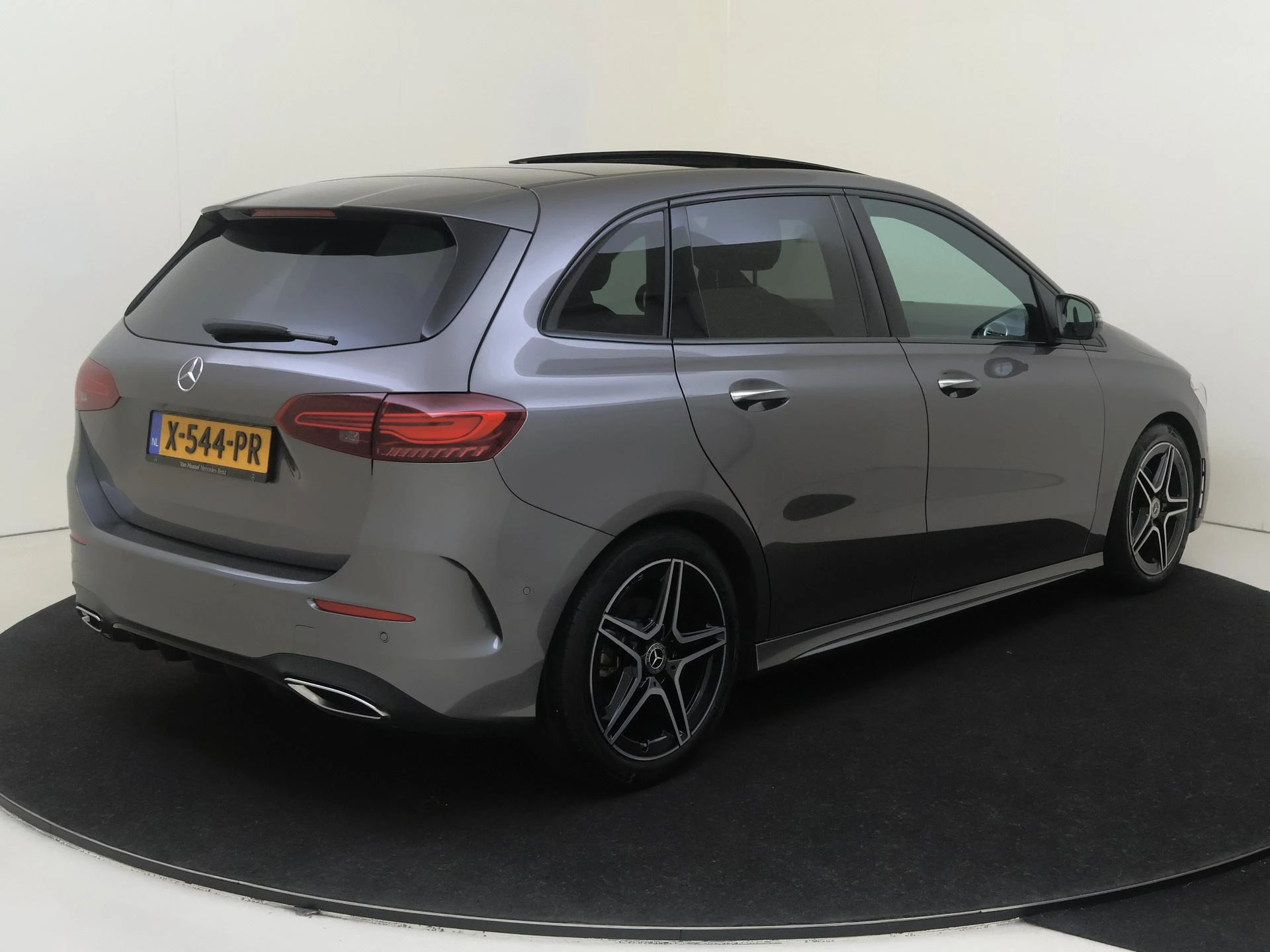 Mercedes-Benz B-Klasse met kenteken X-544-PR – autofoto 5
