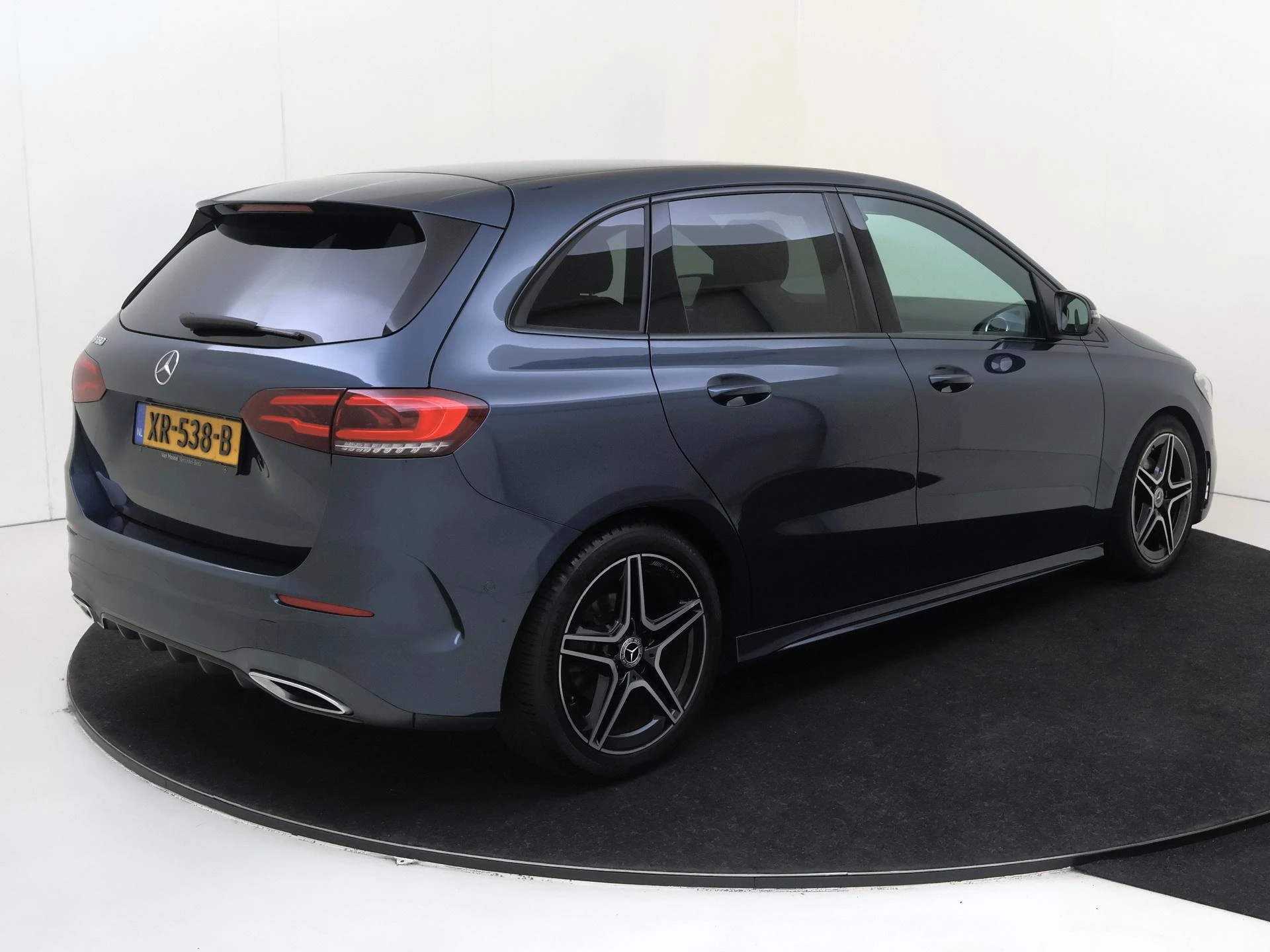 Mercedes-Benz B-Klasse met kenteken XR-538-B – autofoto 3