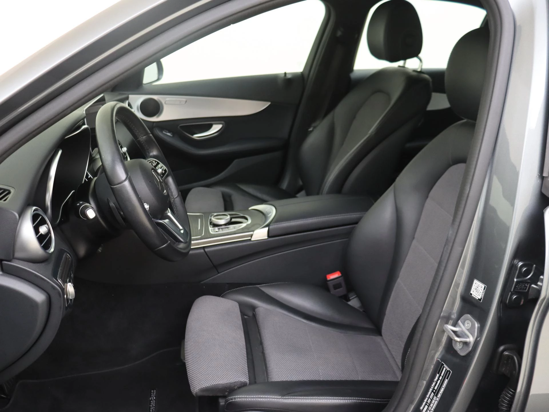 Mercedes-Benz C-Klasse met kenteken 81100 – autofoto 4