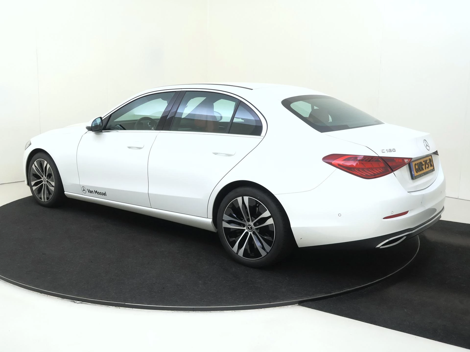 Mercedes-Benz C-Klasse met kenteken GNR-75-R – autofoto 4
