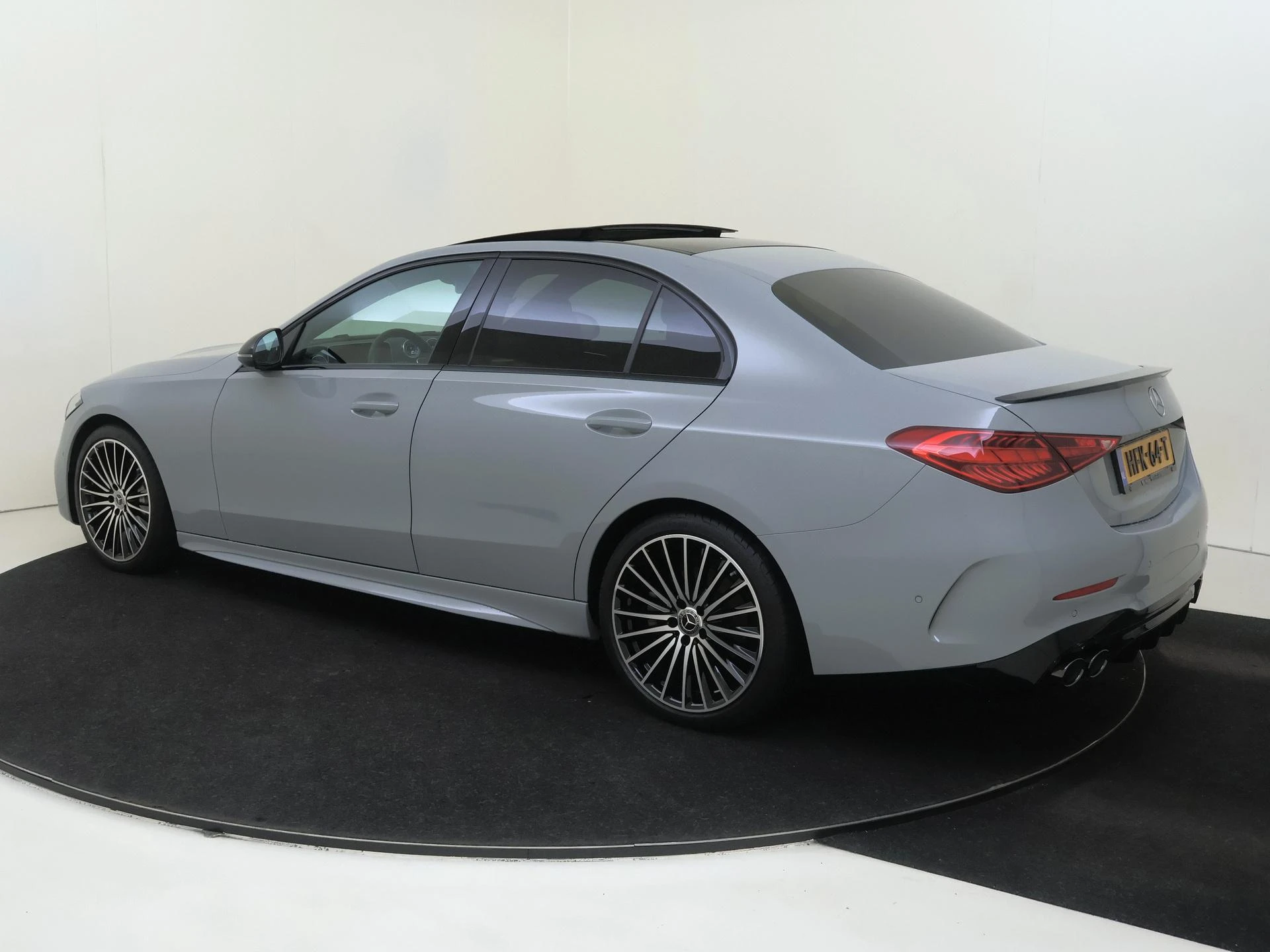 Mercedes-Benz C-Klasse met kenteken HFK-64-T – autofoto 4