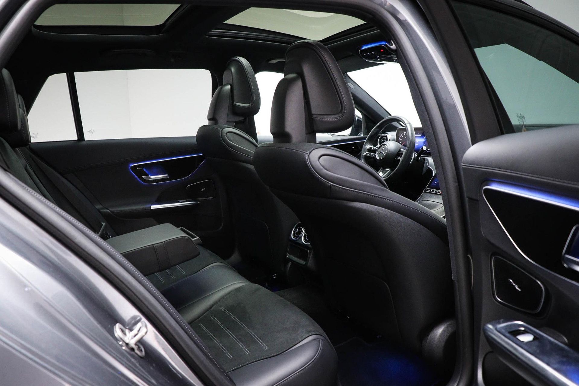 Mercedes-Benz C-Klasse met kenteken HXT-42-F – autofoto 5