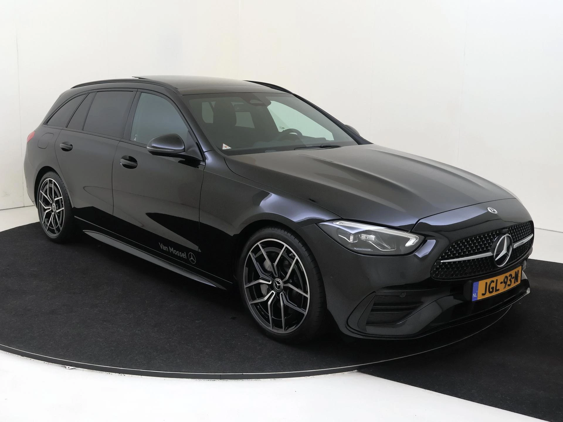 Mercedes-Benz C-Klasse met kenteken JGL-93-N – autofoto 3