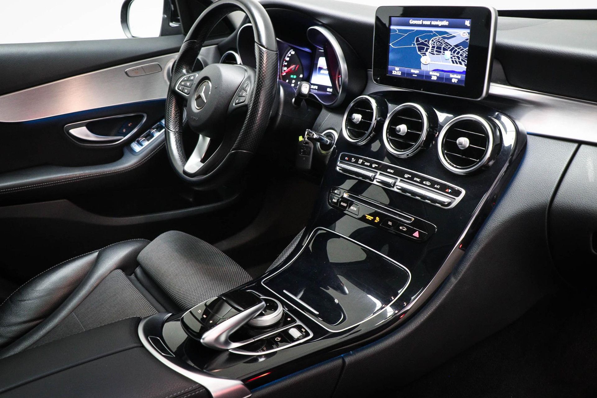 Mercedes-Benz C-Klasse met kenteken XS-471-J – autofoto 3