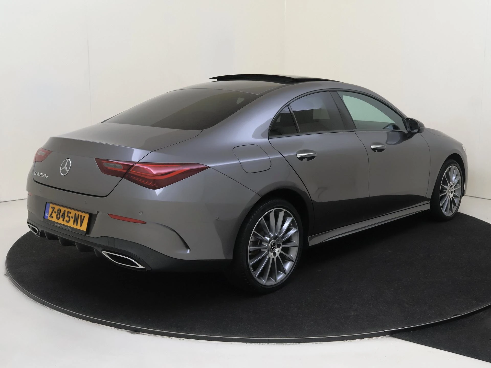 Mercedes-Benz CLA met kenteken 09100 – autofoto 2