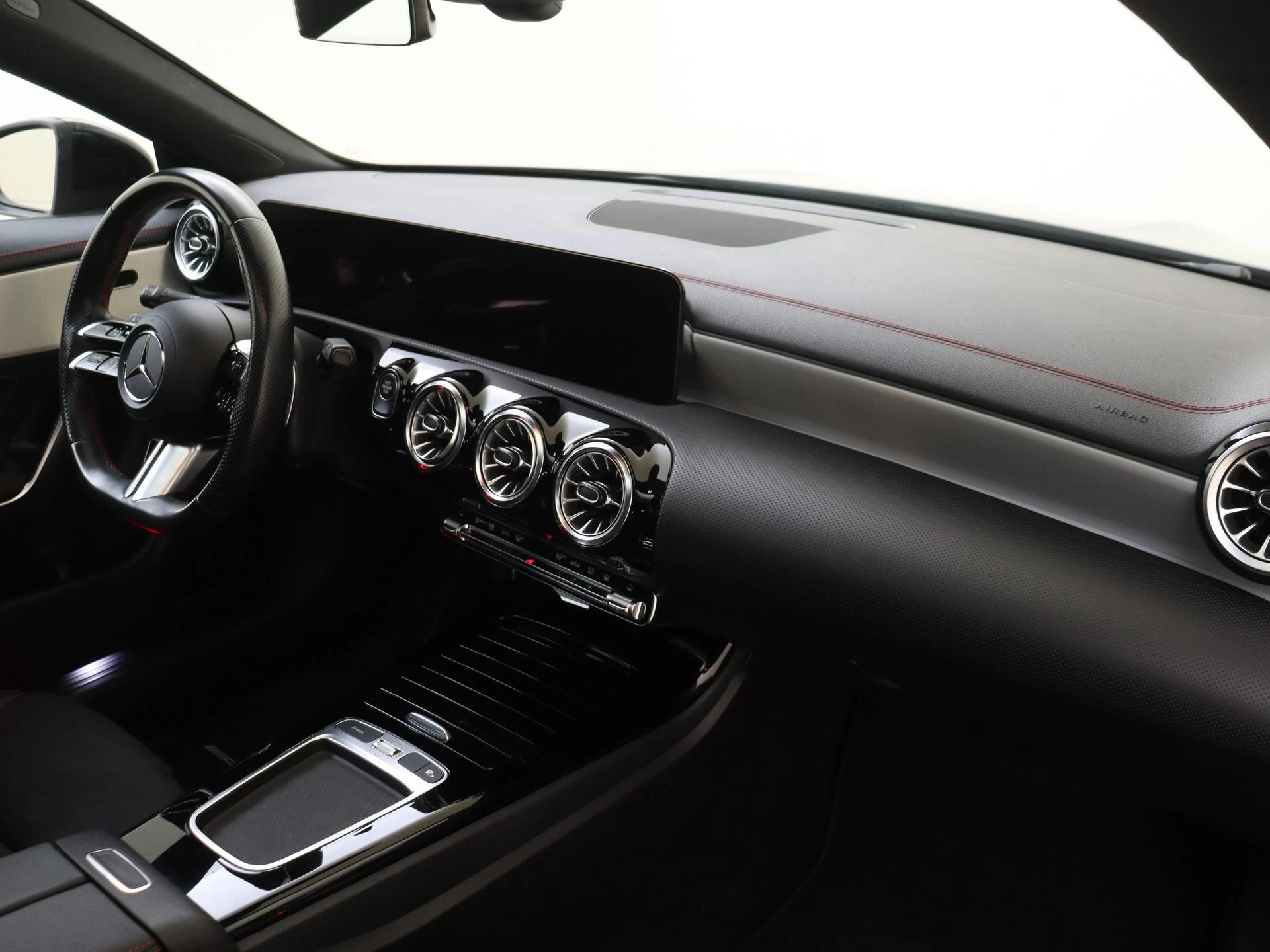 Mercedes-Benz CLA met kenteken 09100 – autofoto 4