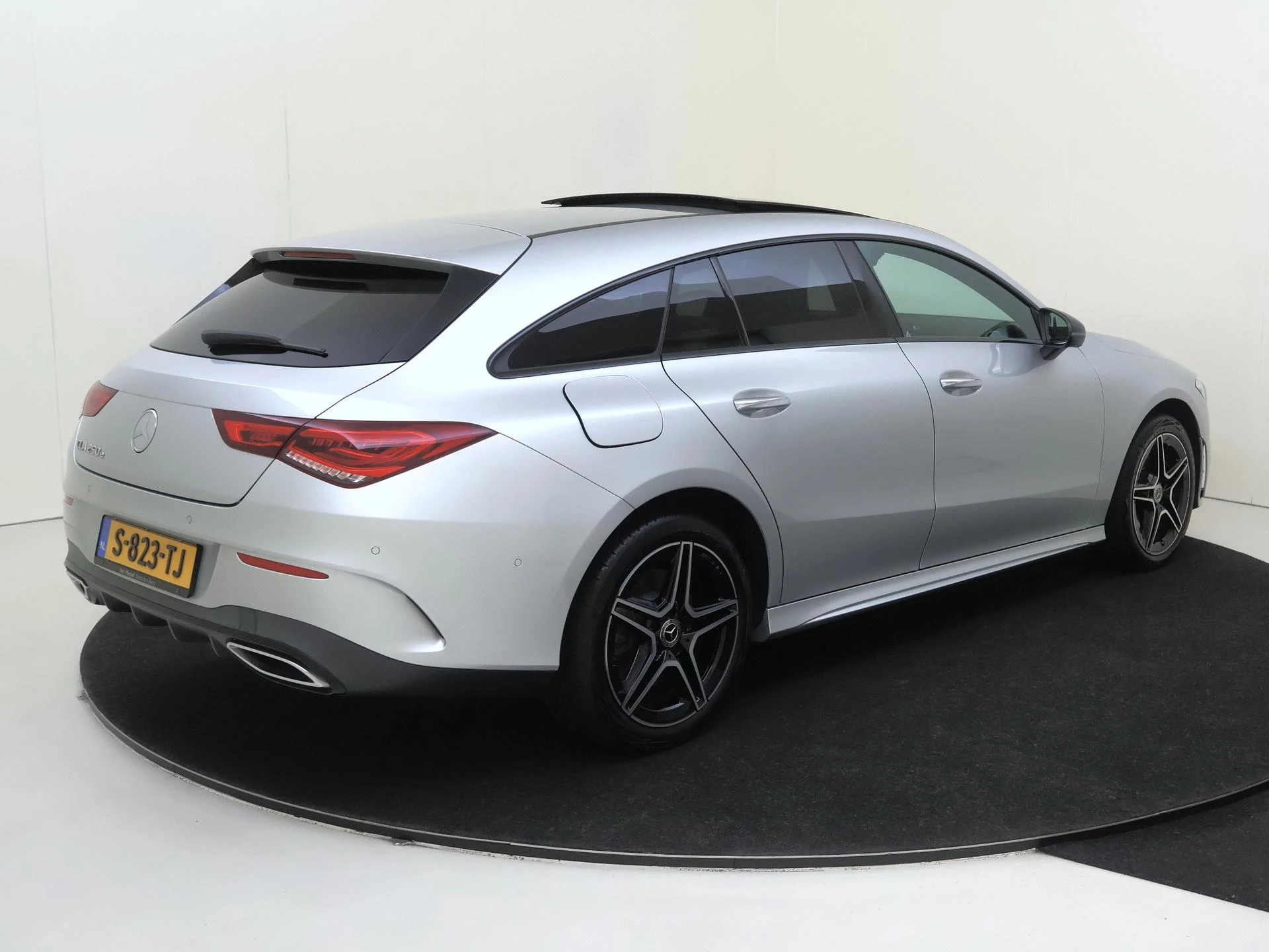 Mercedes-Benz CLA met kenteken 11100 – autofoto 5