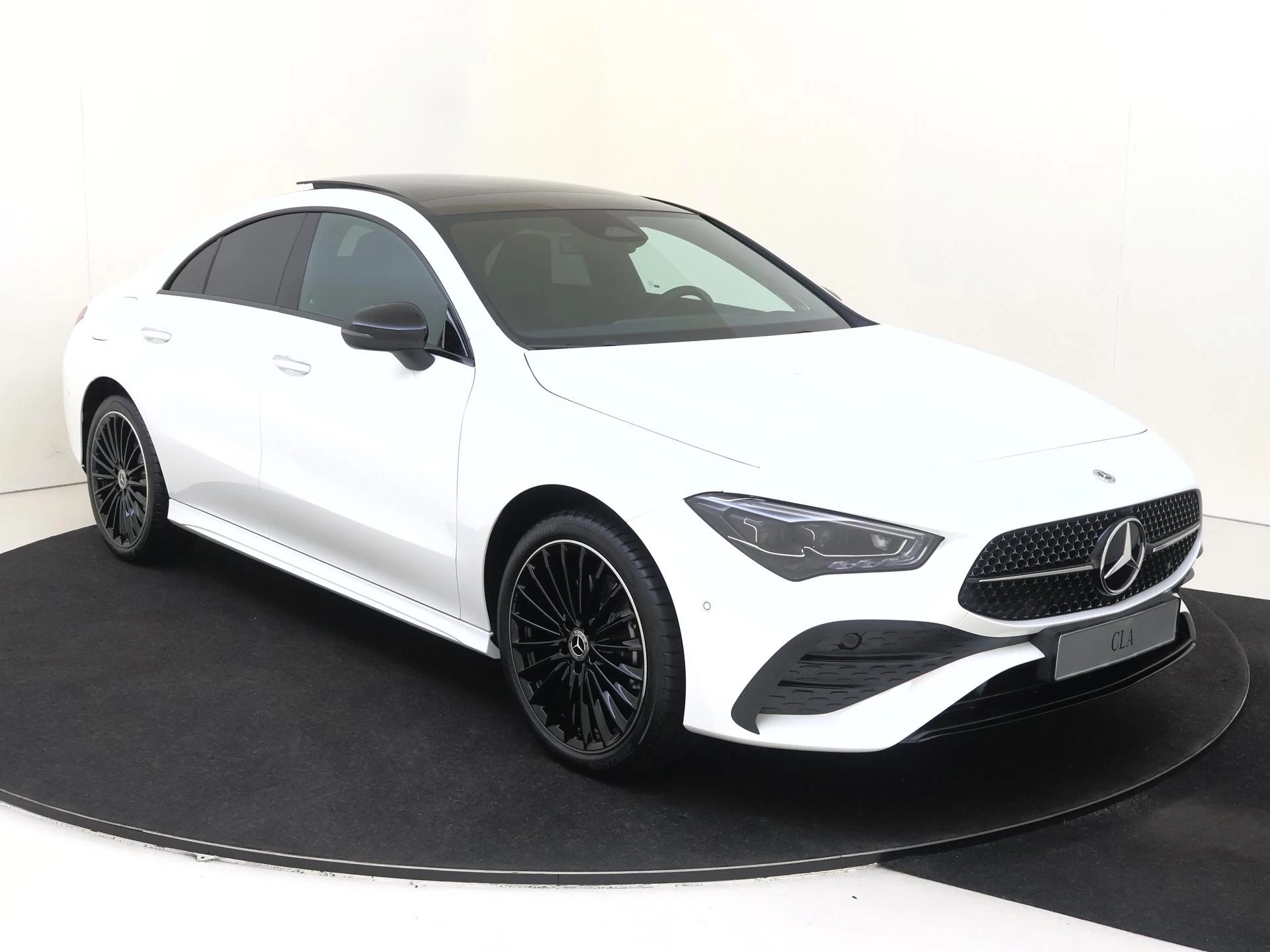 Mercedes-Benz CLA met kenteken 27100 – autofoto 3