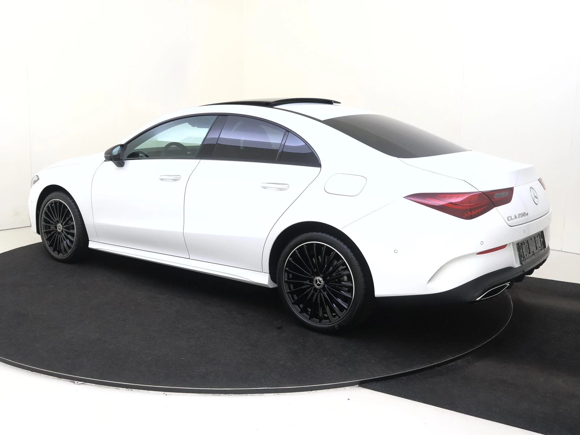 Mercedes-Benz CLA met kenteken 27100 – autofoto 4