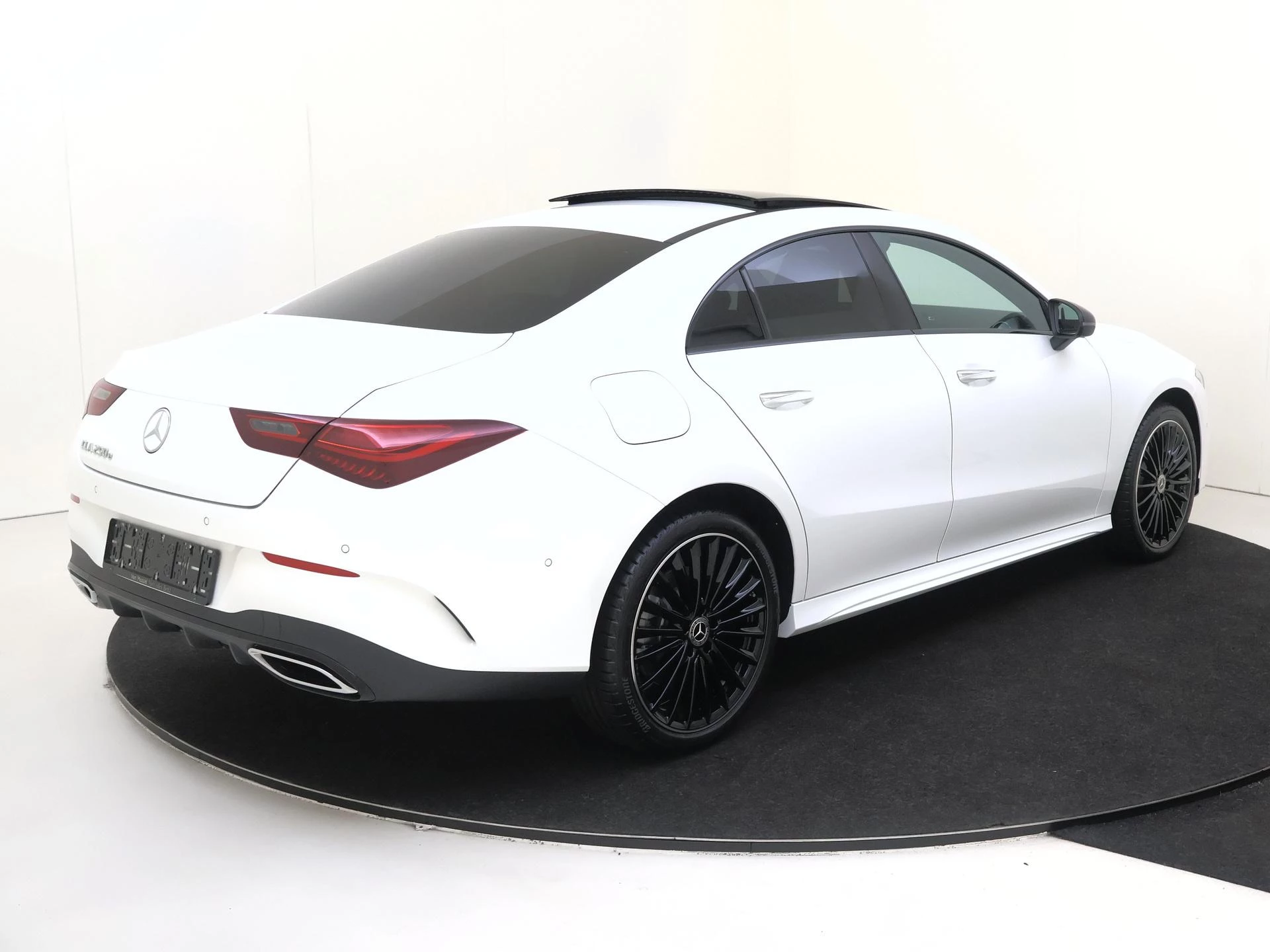 Mercedes-Benz CLA met kenteken 27100 – autofoto 5