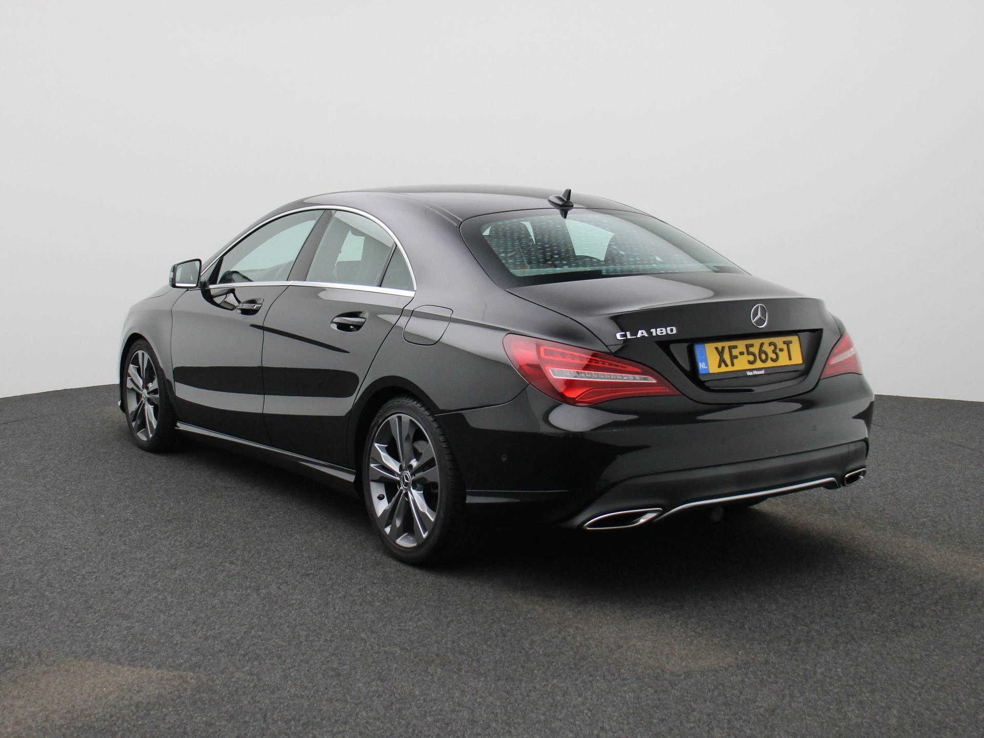 Mercedes-Benz CLA met kenteken 54100 – autofoto 3