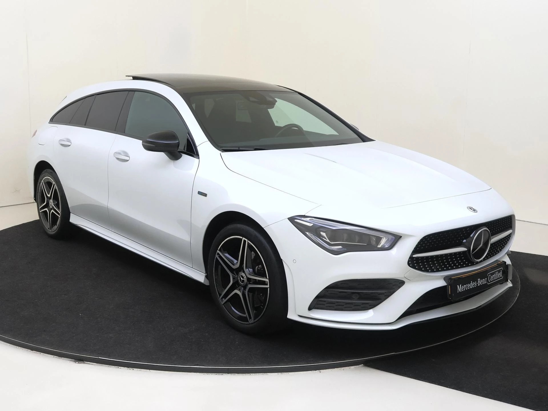 Mercedes-Benz CLA met kenteken 71 – autofoto 3