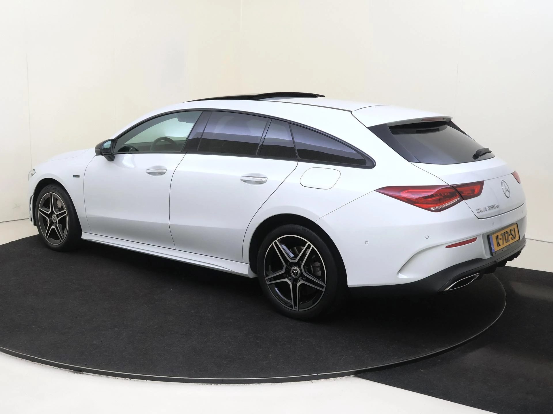 Mercedes-Benz CLA met kenteken 71 – autofoto 4