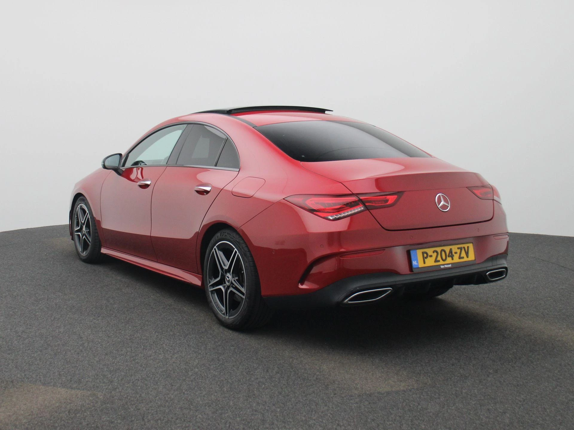 Mercedes-Benz CLA met kenteken P-204-ZV – autofoto 3