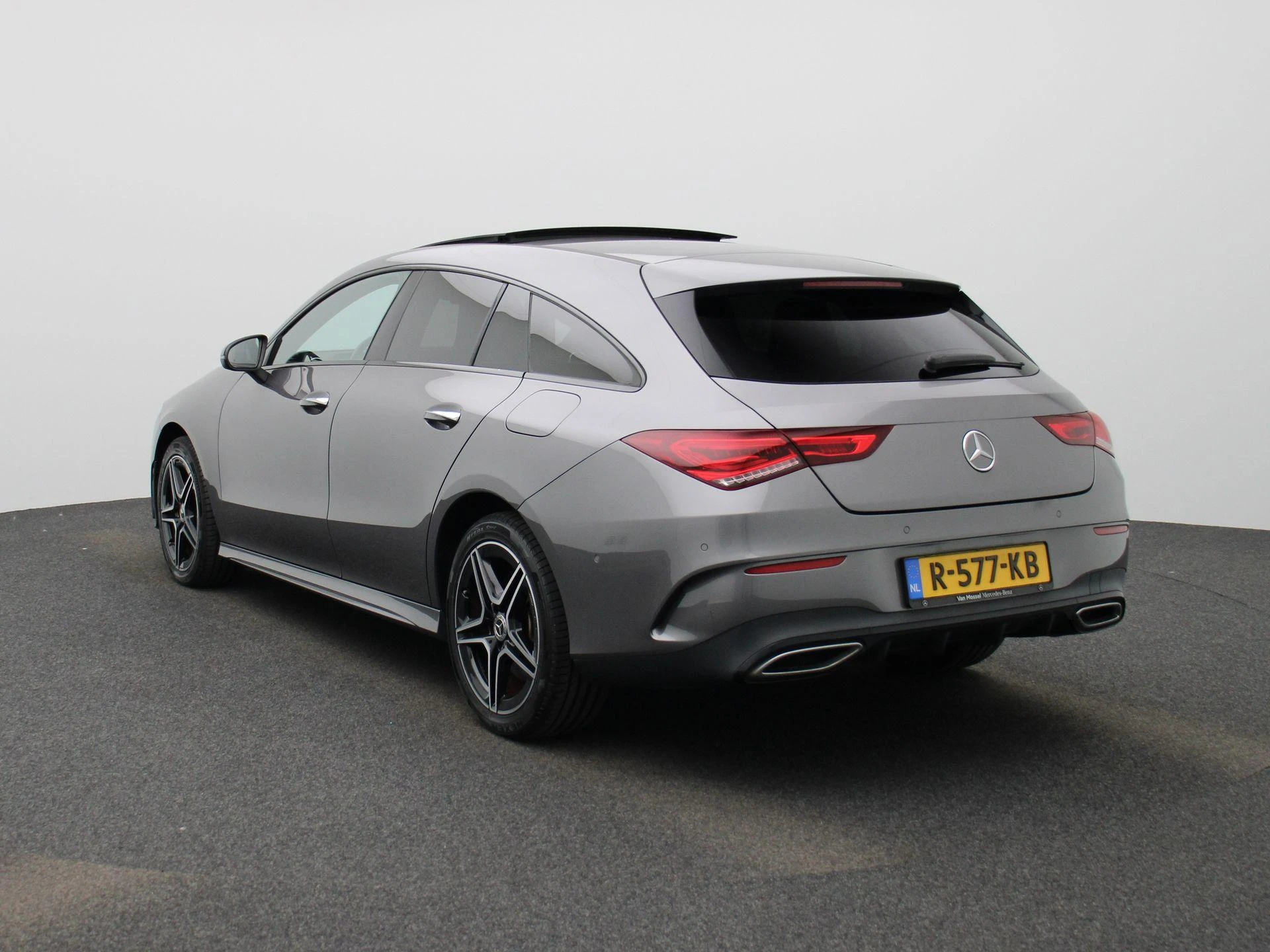 Mercedes-Benz CLA met kenteken R-577-KB – autofoto 3