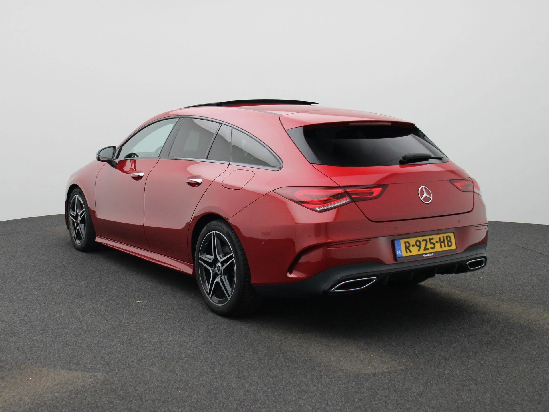 Mercedes-Benz CLA met kenteken R-925-HB – autofoto 3