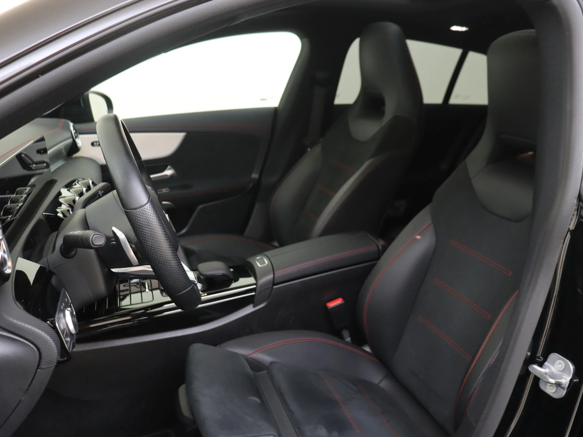 Mercedes-Benz CLA met kenteken T-106-ZD – autofoto 4