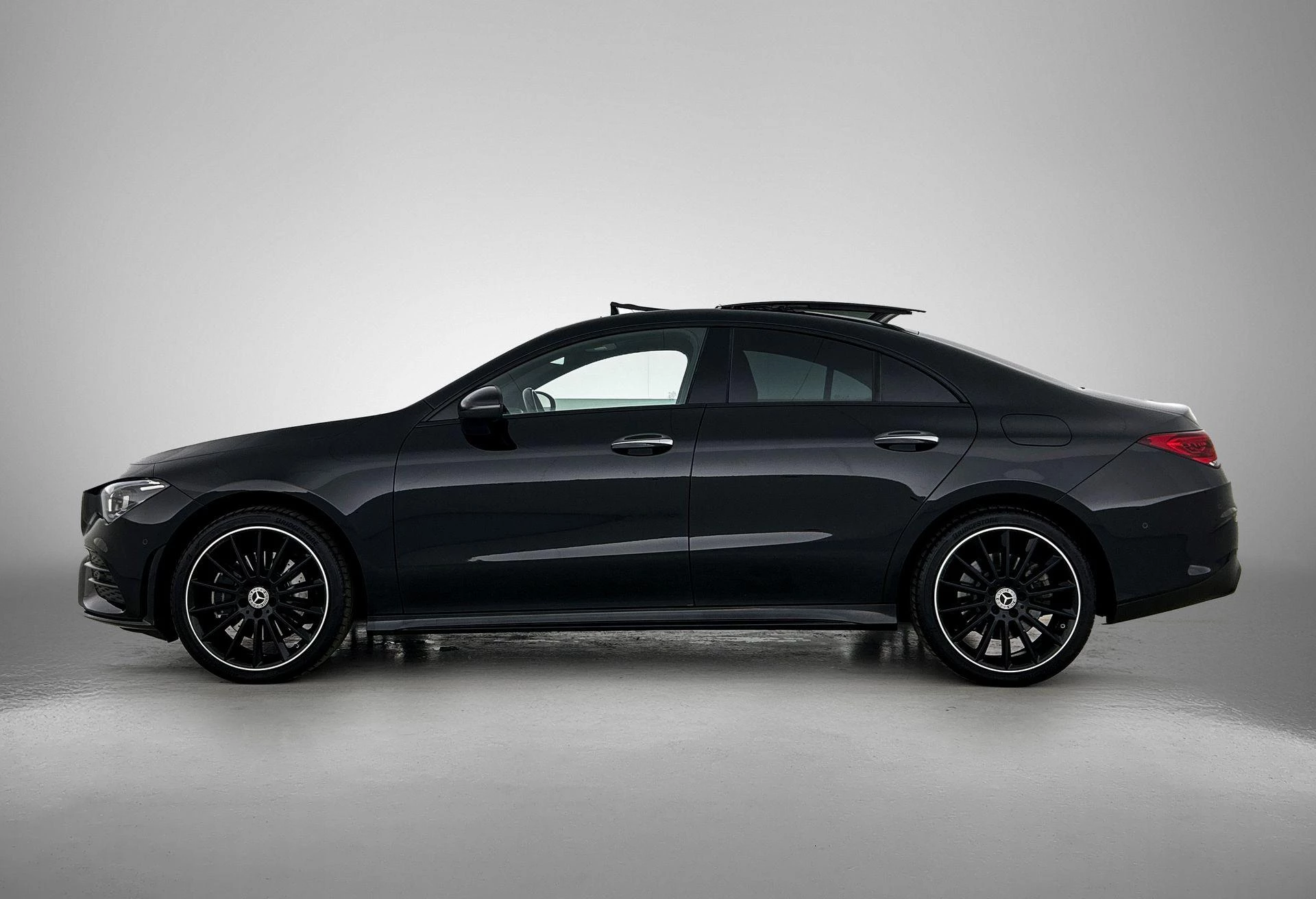 Mercedes-Benz CLA met kenteken T-817-LP – autofoto 4