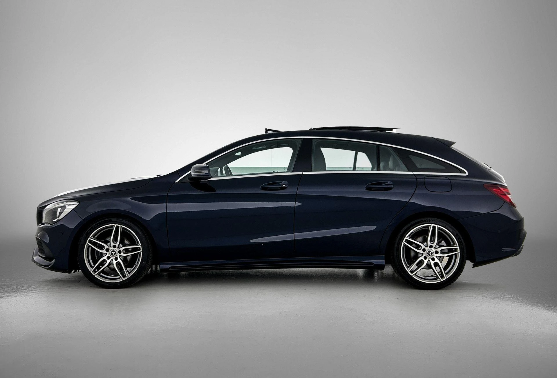 Mercedes-Benz CLA met kenteken XJ-818-H – autofoto 4