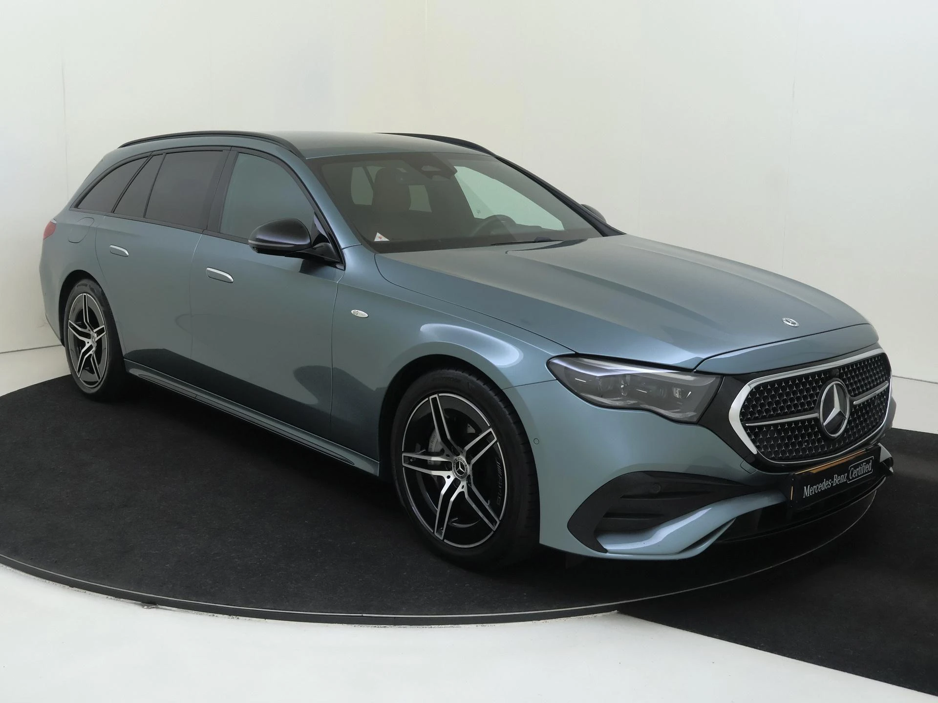 Mercedes-Benz E-Klasse met kenteken 05100 – autofoto 3