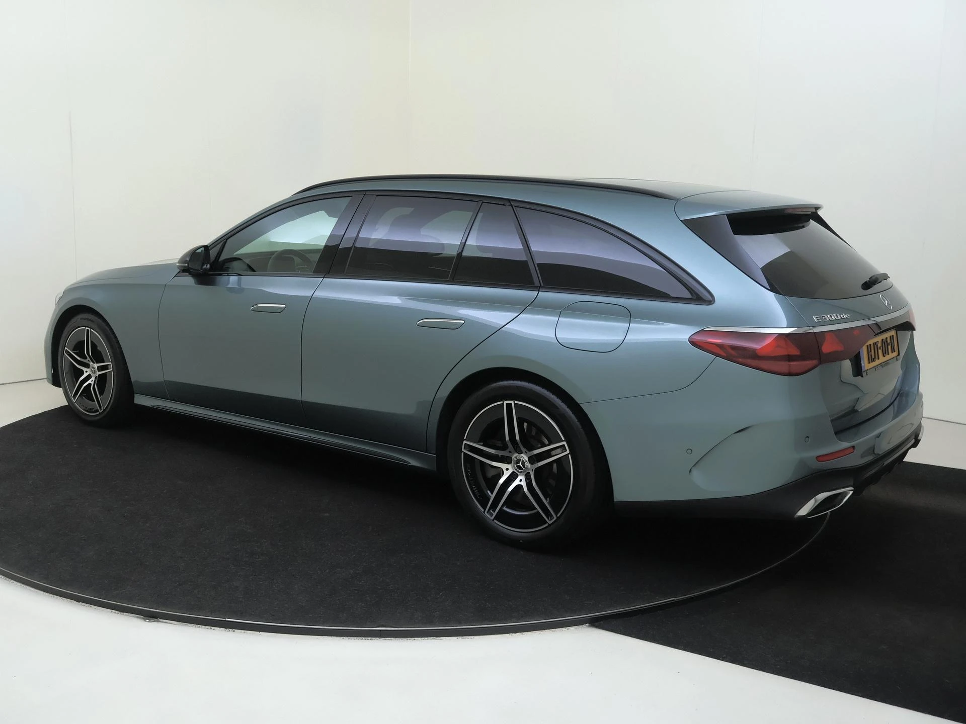 Mercedes-Benz E-Klasse met kenteken 05100 – autofoto 4