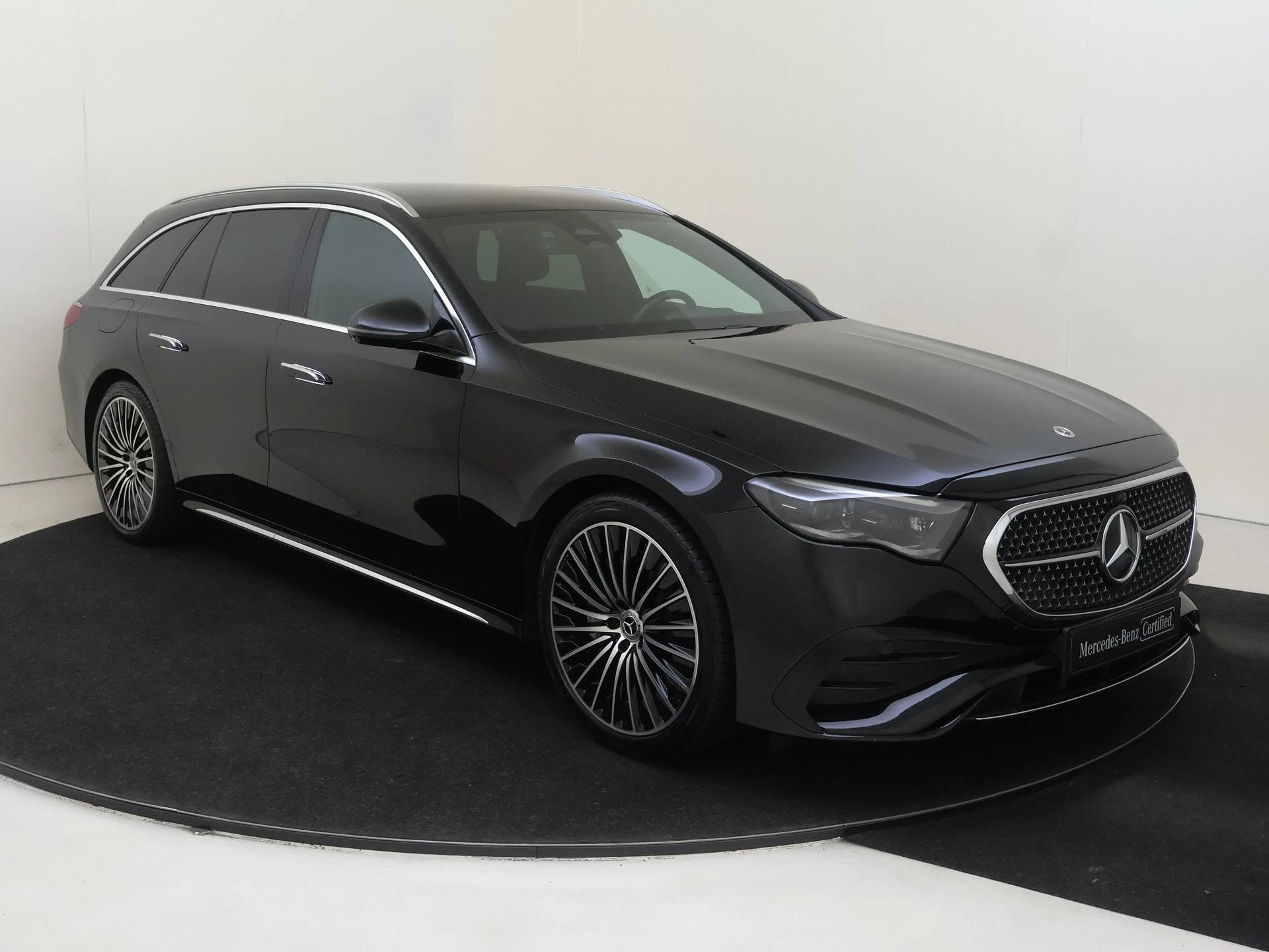 Mercedes-Benz E-Klasse met kenteken 06100 – autofoto 3