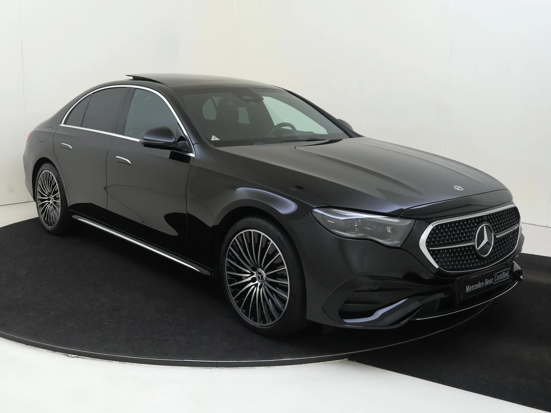 Mercedes-Benz E-Klasse met kenteken 06100 – autofoto 3