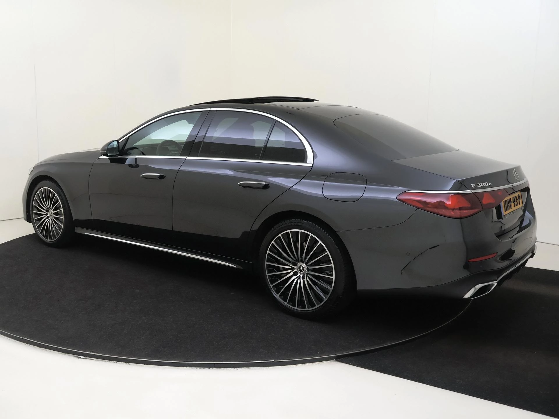 Mercedes-Benz E-Klasse met kenteken 06100 – autofoto 4