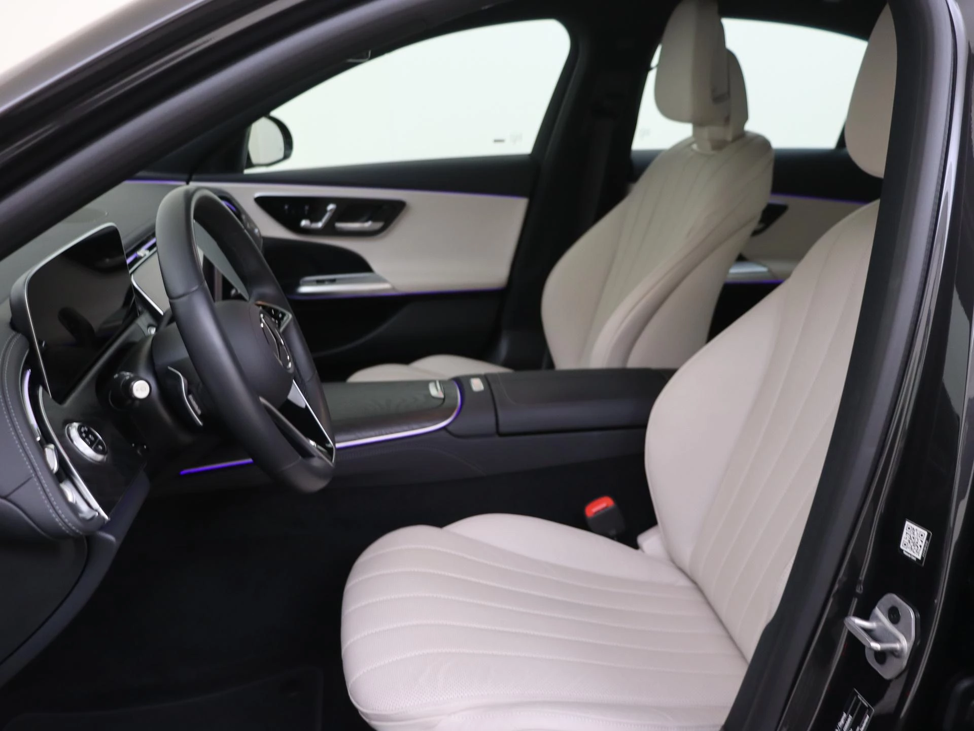 Mercedes-Benz E-Klasse met kenteken 06100 – autofoto 4