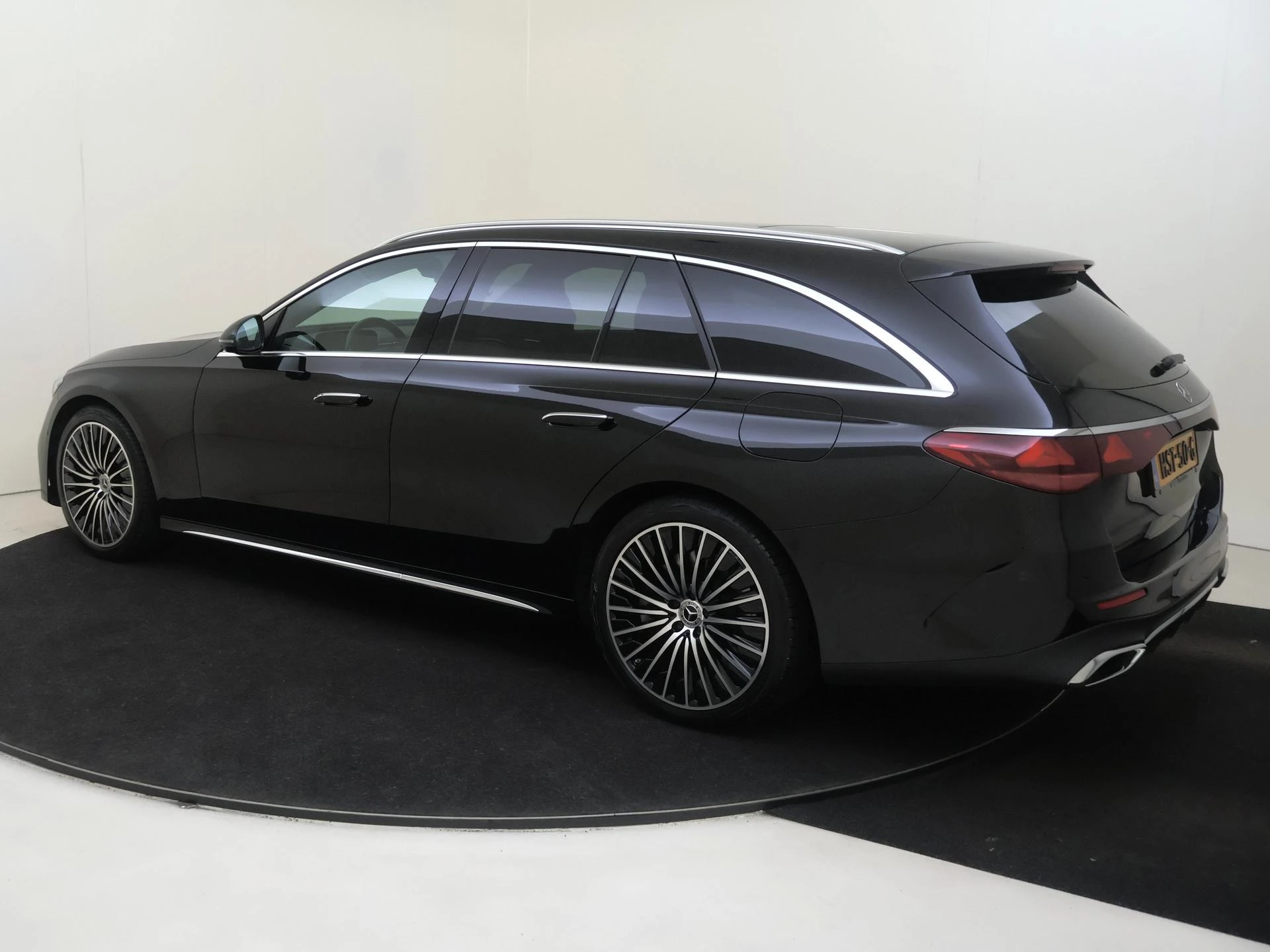 Mercedes-Benz E-Klasse met kenteken 06100 – autofoto 4
