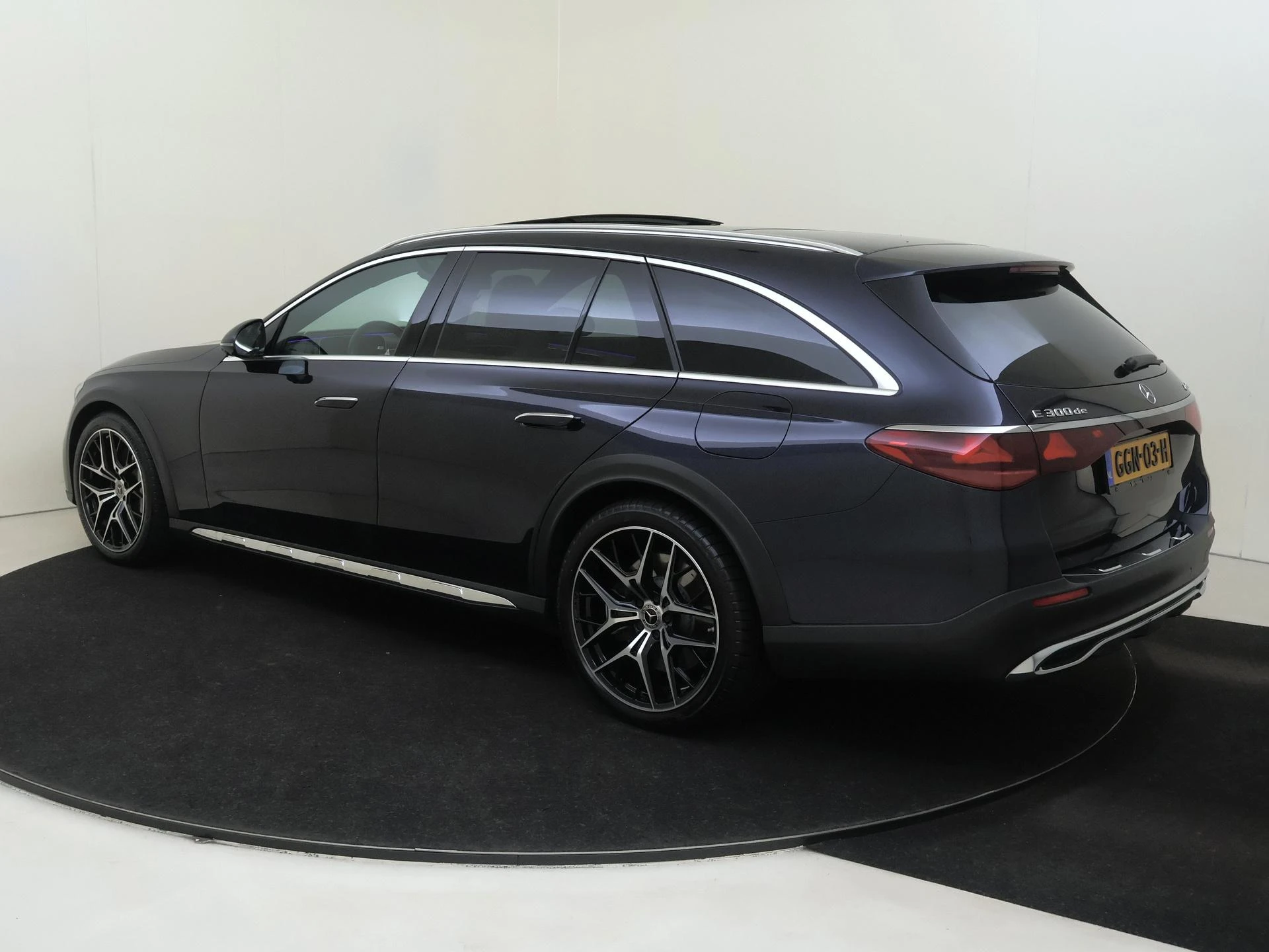 Mercedes-Benz E-Klasse met kenteken 06100 – autofoto 4