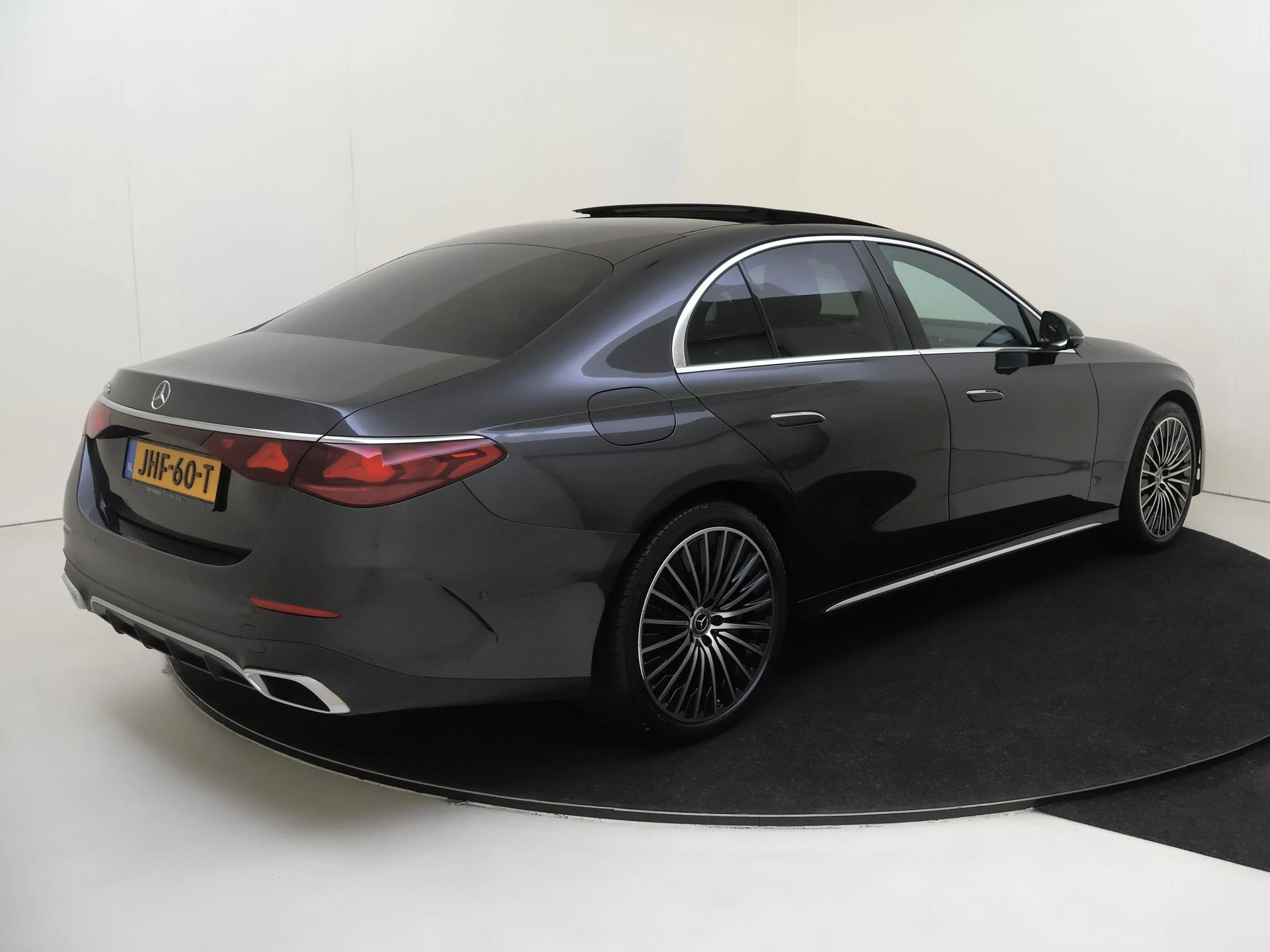 Mercedes-Benz E-Klasse met kenteken 06100 – autofoto 5
