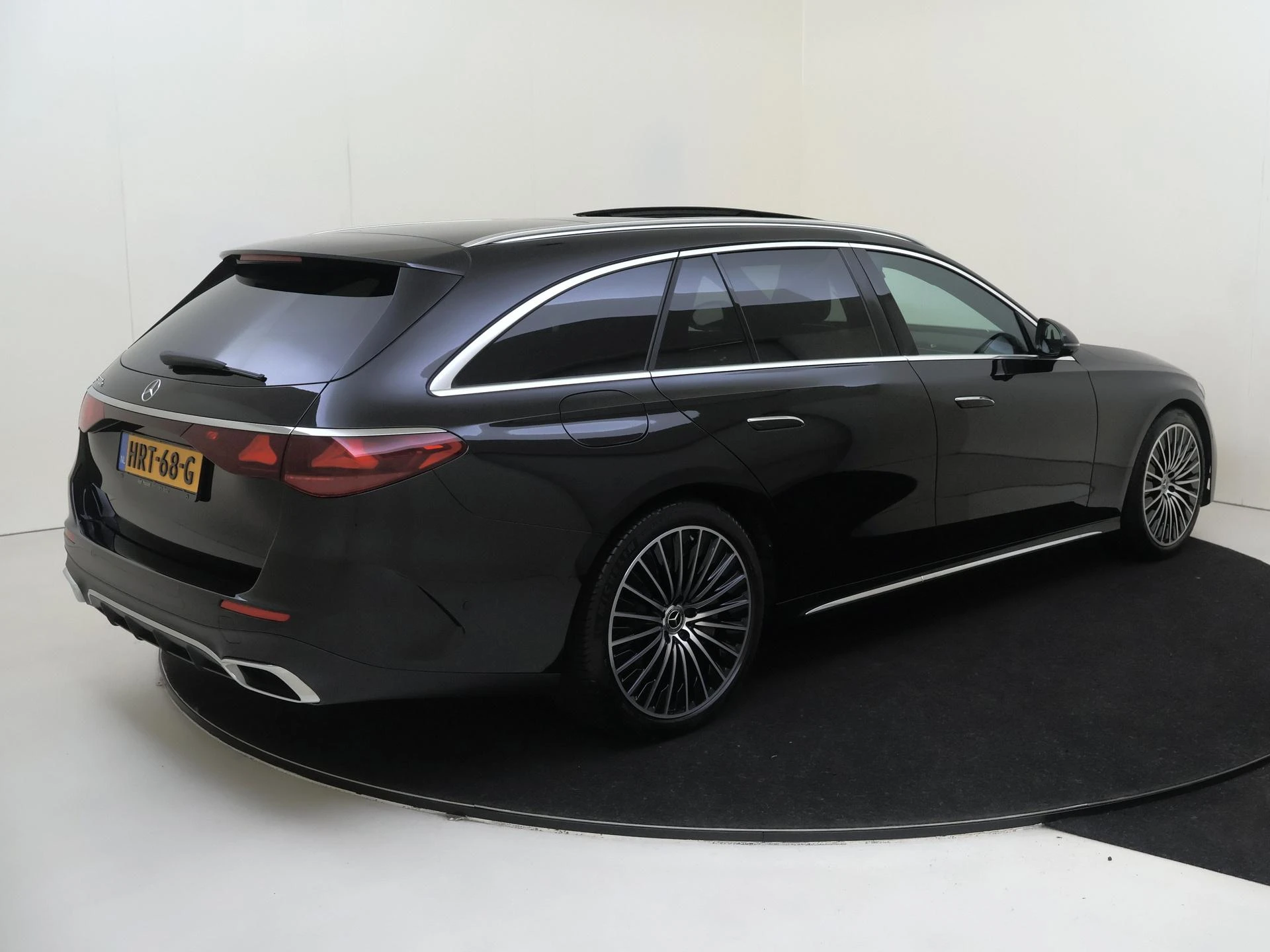 Mercedes-Benz E-Klasse met kenteken 06100 – autofoto 5
