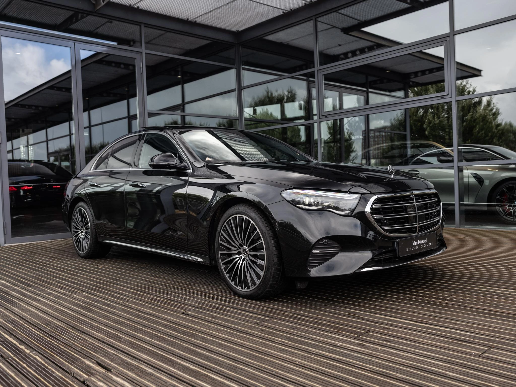 Mercedes-Benz E-Klasse met kenteken 06100 – autofoto 5