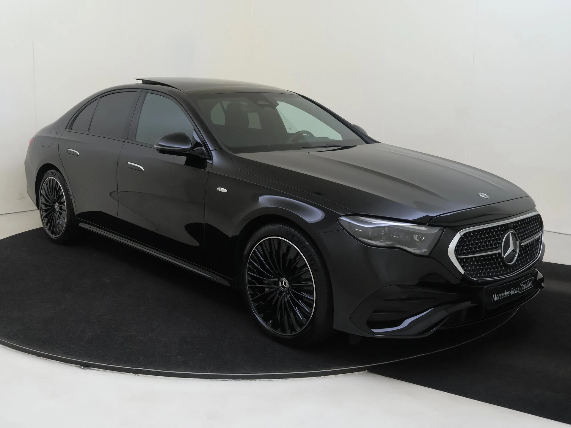 Mercedes-Benz E-Klasse met kenteken 07100 – autofoto 3