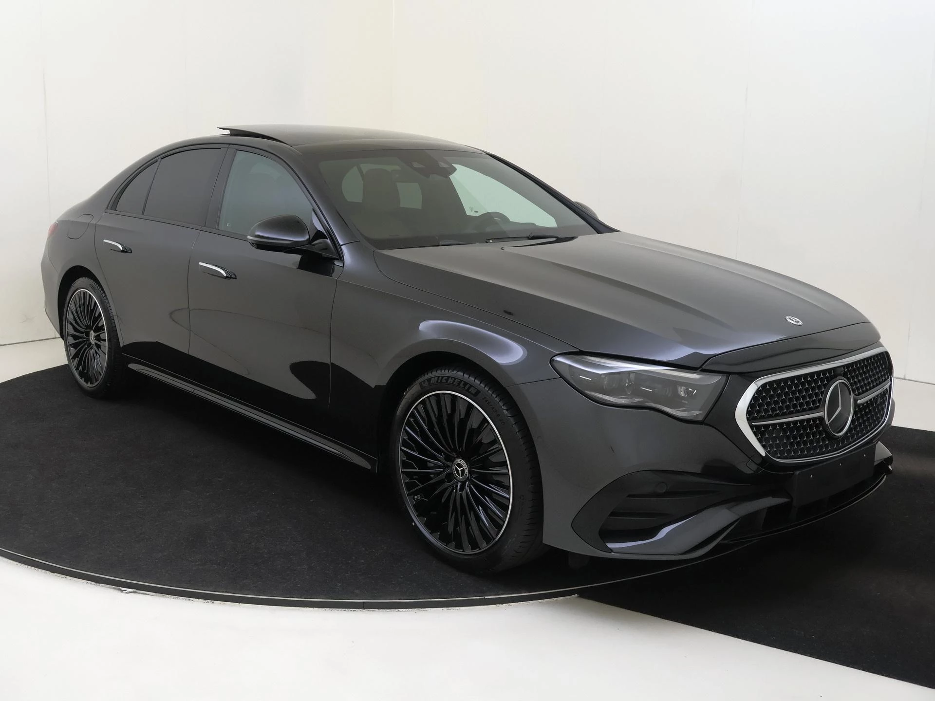 Mercedes-Benz E-Klasse met kenteken 102 – autofoto 3