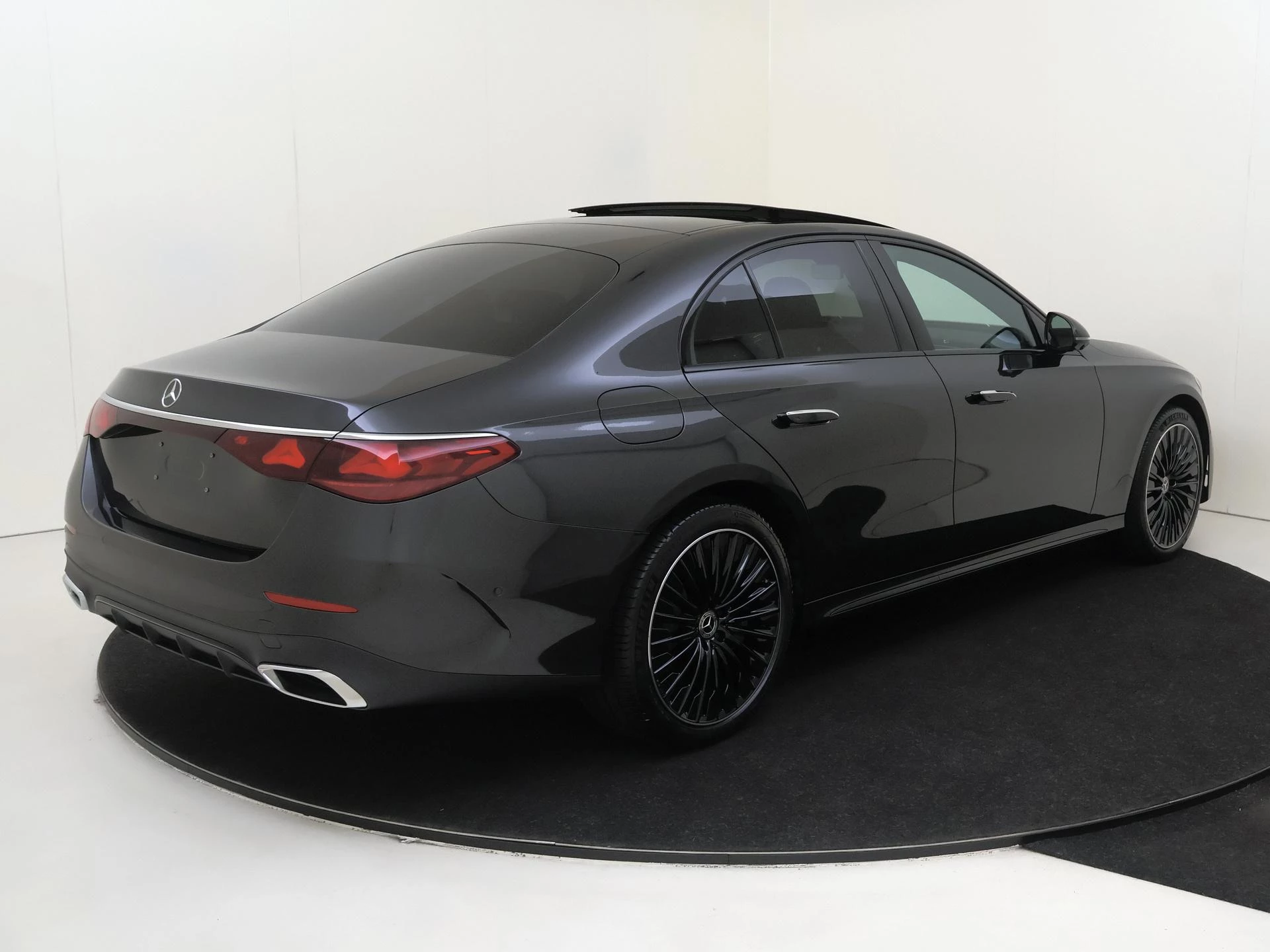 Mercedes-Benz E-Klasse met kenteken 102 – autofoto 5