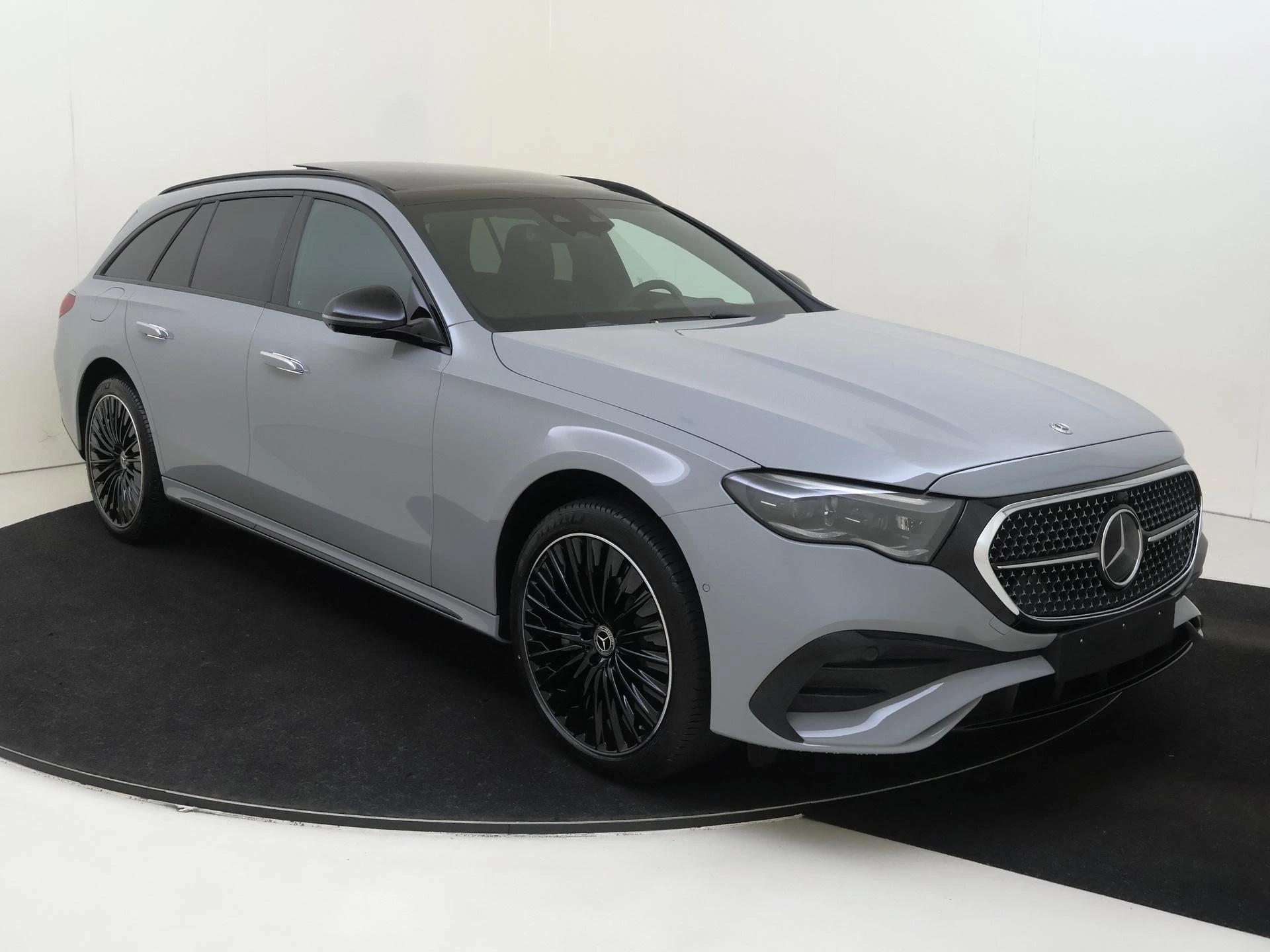 Mercedes-Benz E-Klasse met kenteken 111 – autofoto 3