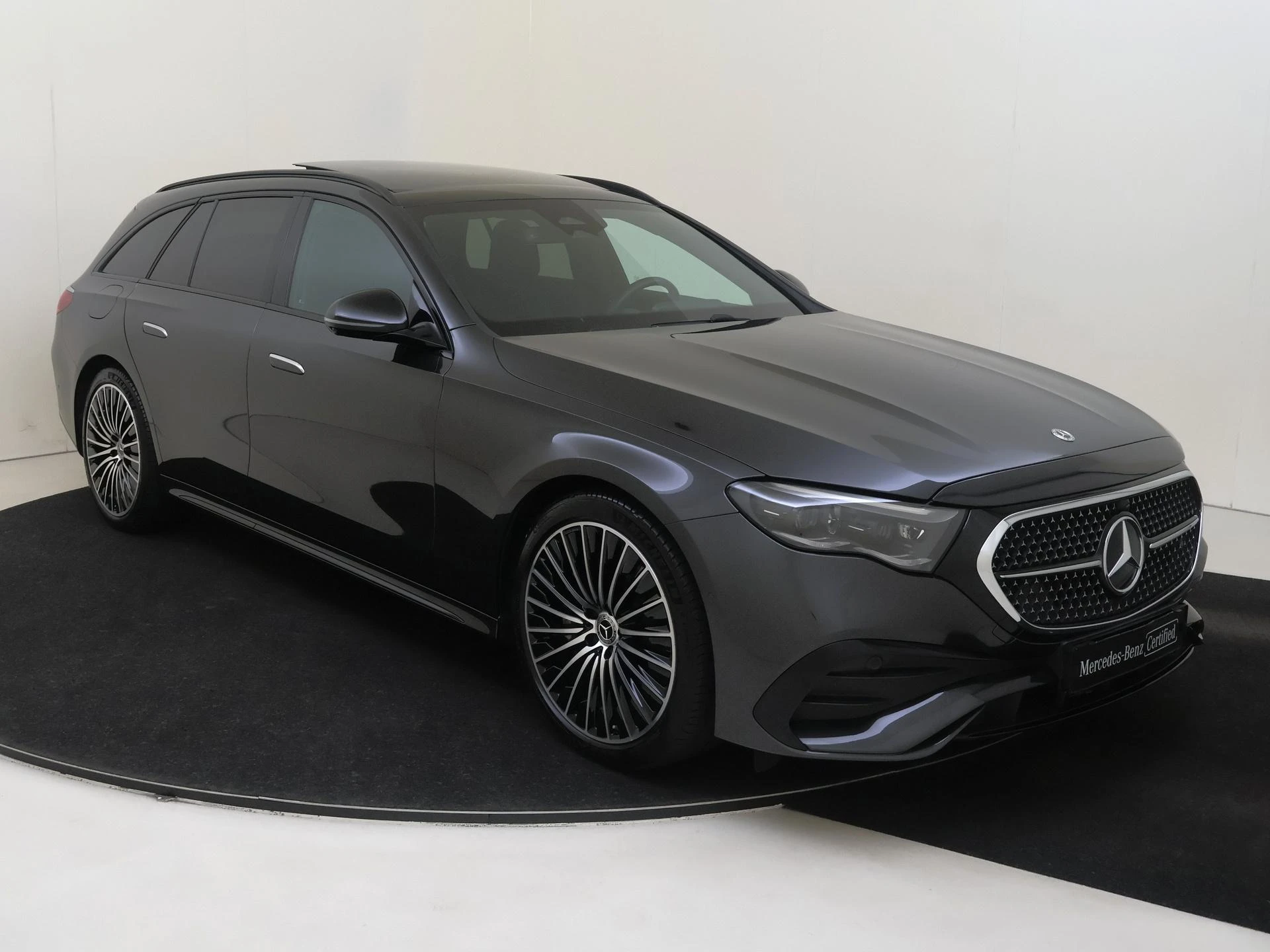 Mercedes-Benz E-Klasse met kenteken 111 – autofoto 5