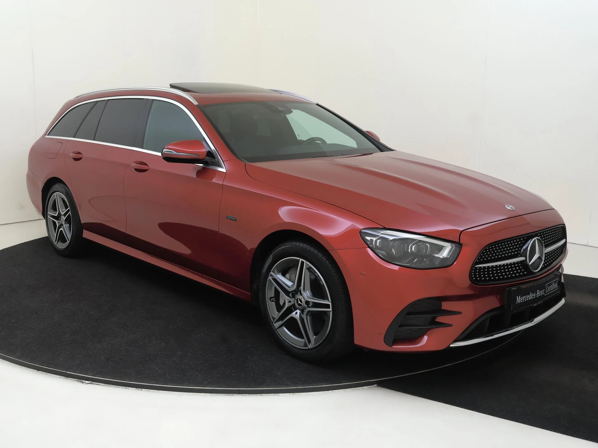Mercedes-Benz E-Klasse met kenteken 14100 – autofoto 3