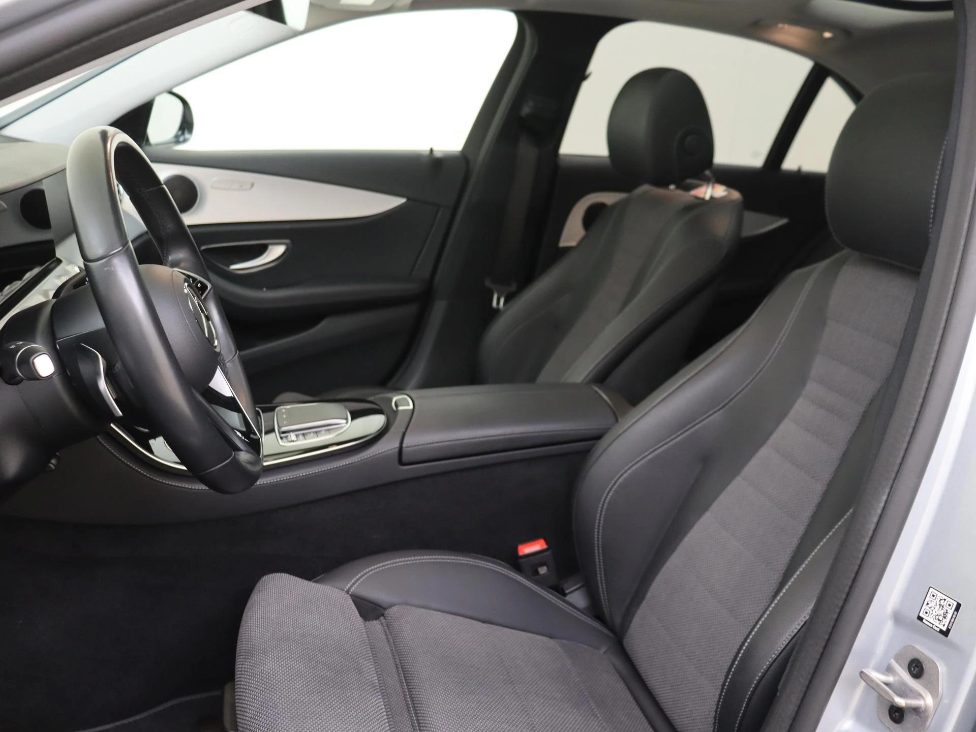 Mercedes-Benz E-Klasse met kenteken 16100 – autofoto 4