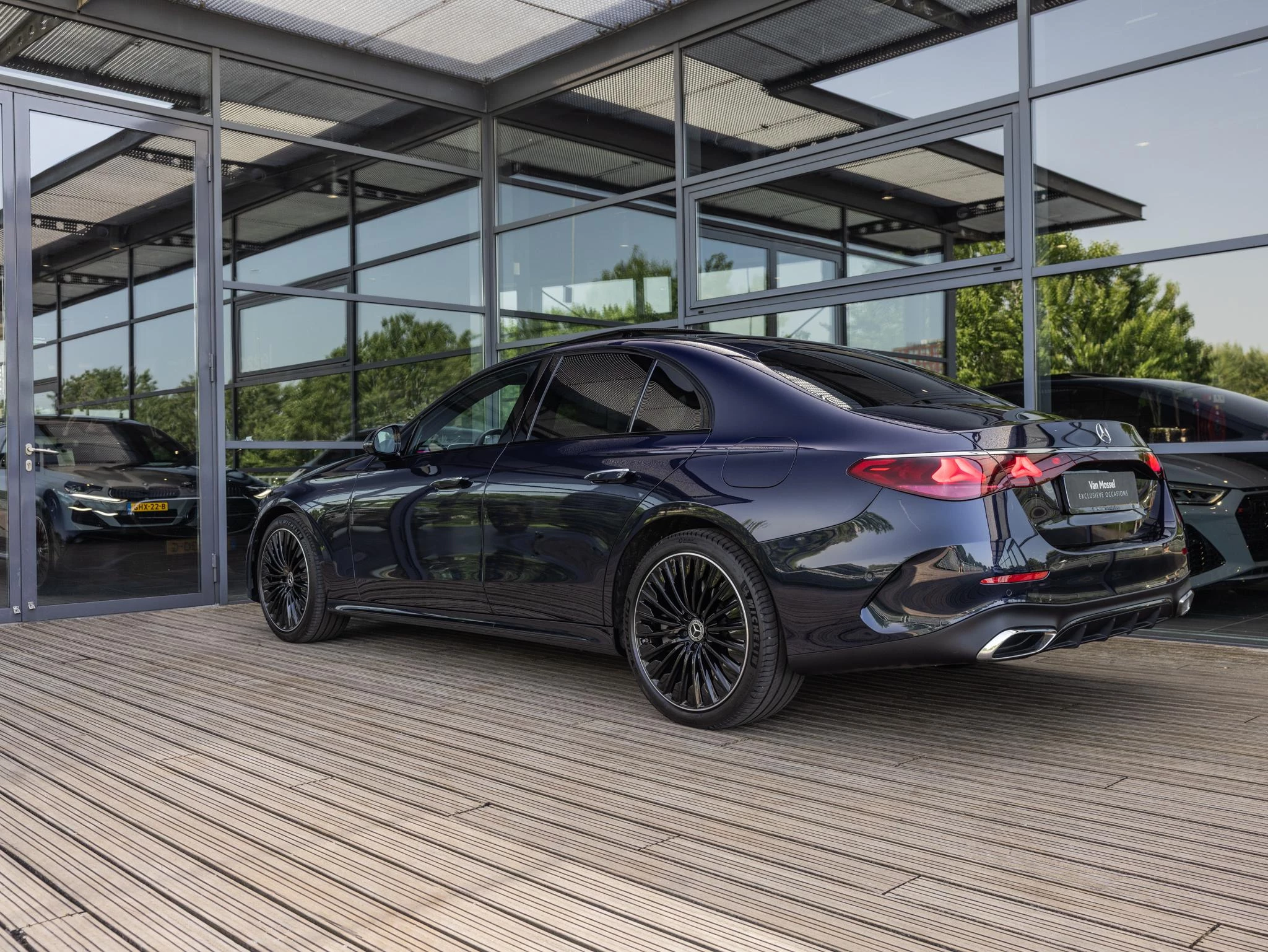 Mercedes-Benz E-Klasse met kenteken 21100 – autofoto 3