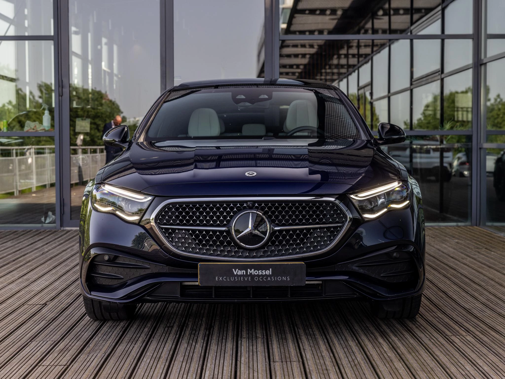 Mercedes-Benz E-Klasse met kenteken 21100 – autofoto 4