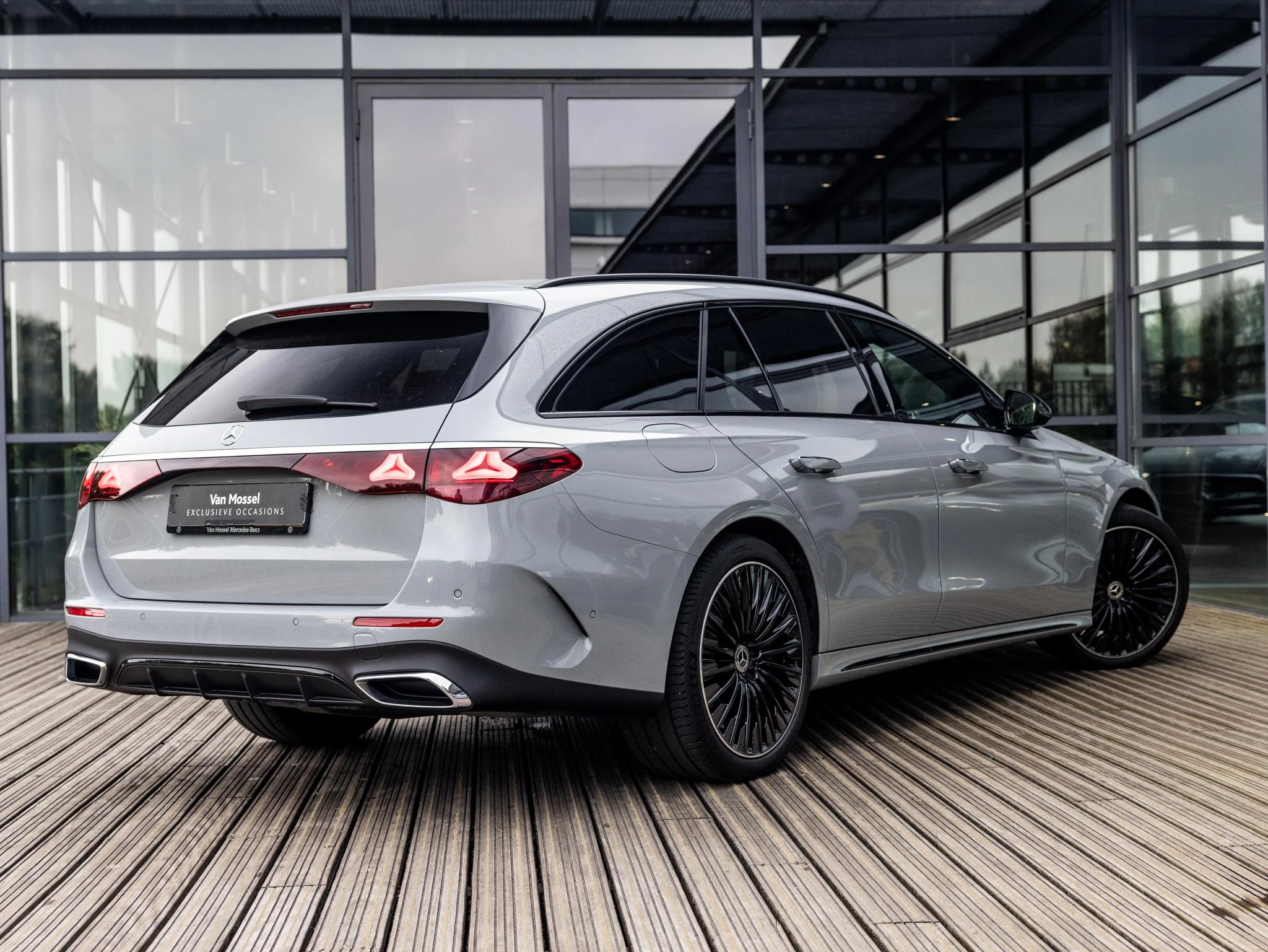 Mercedes-Benz E-Klasse met kenteken 22100 – autofoto 4